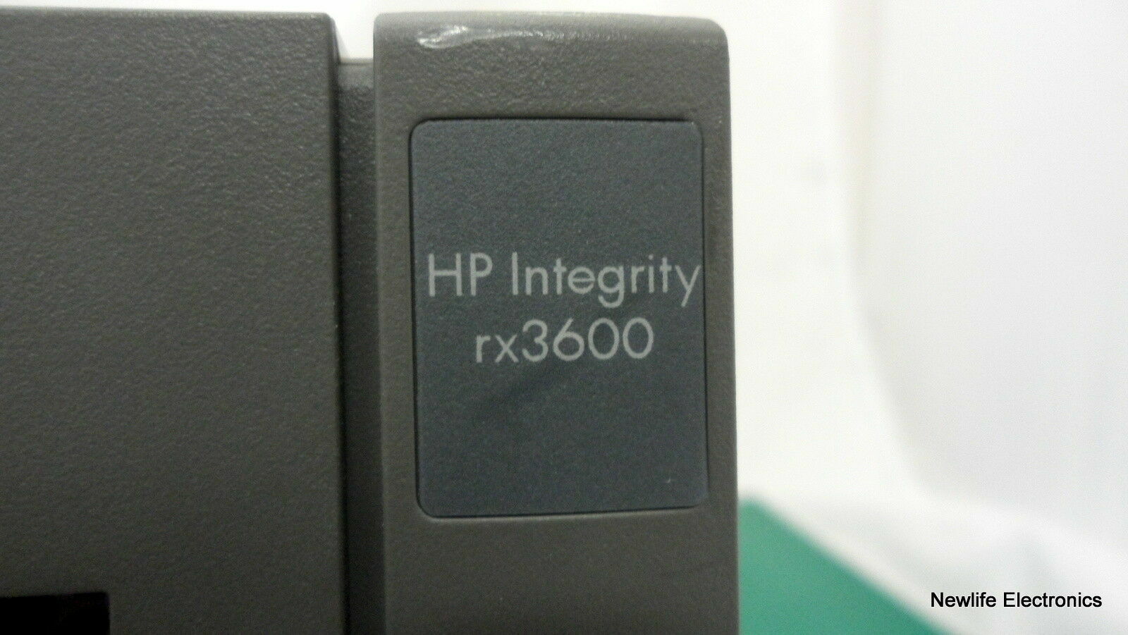 HP AB596A Integrity rx3600 Base Server (No CPU’s/RAM/Drives)