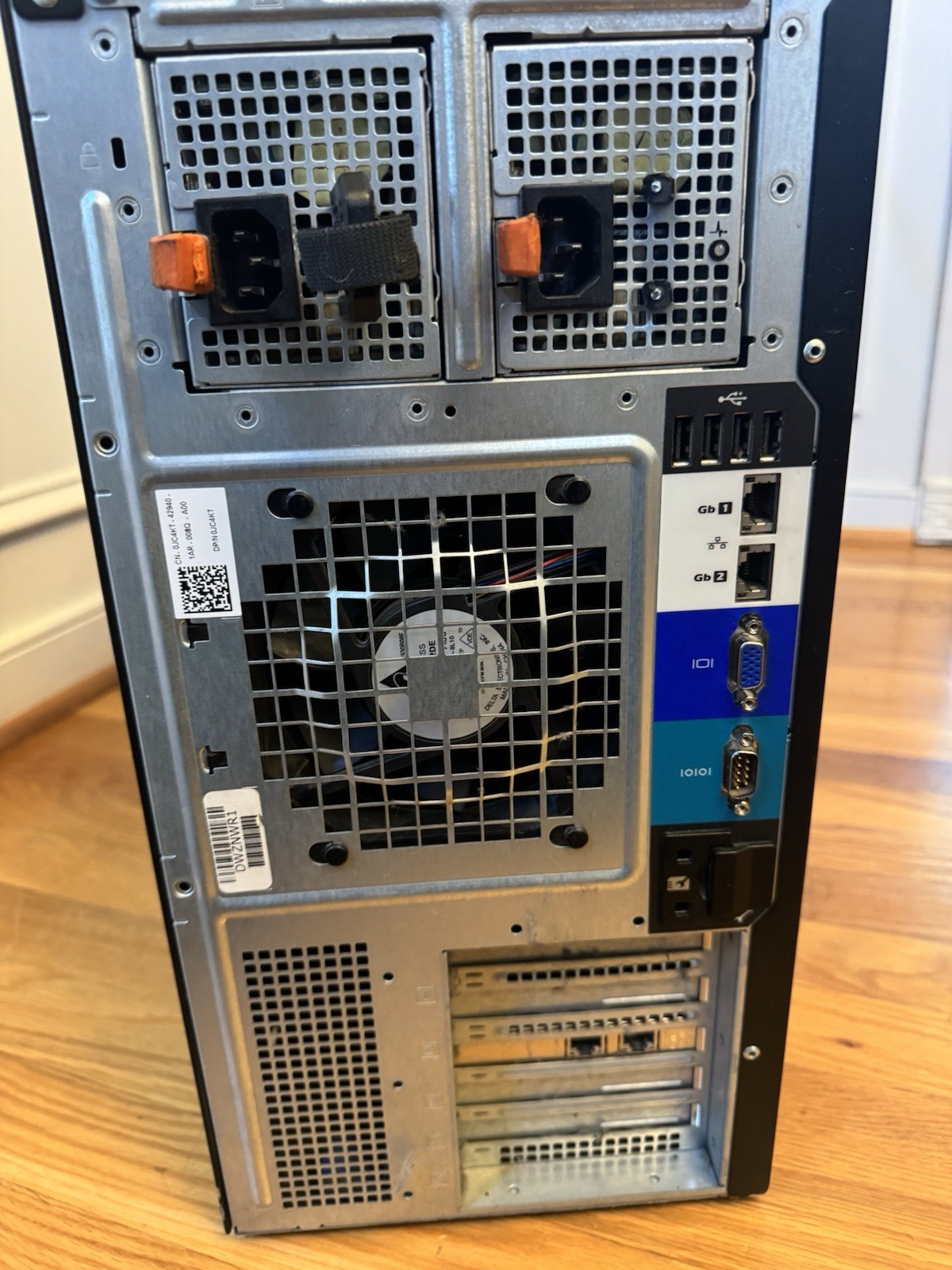 Dell PowerEdge T310 Tower Server Intel Xeon X3450 2.67 GHz 24 GB RAM