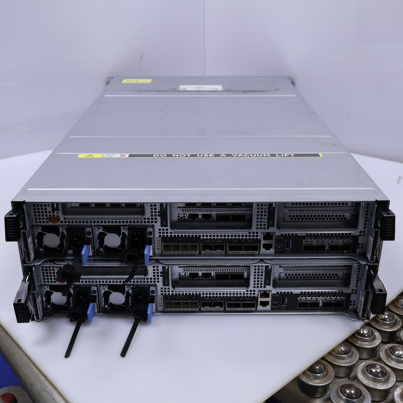 Netapp AFF A400 4x Intel Xeon Silver 4210 272GB RAM NetApp Data ONTAP 9.11.1P6