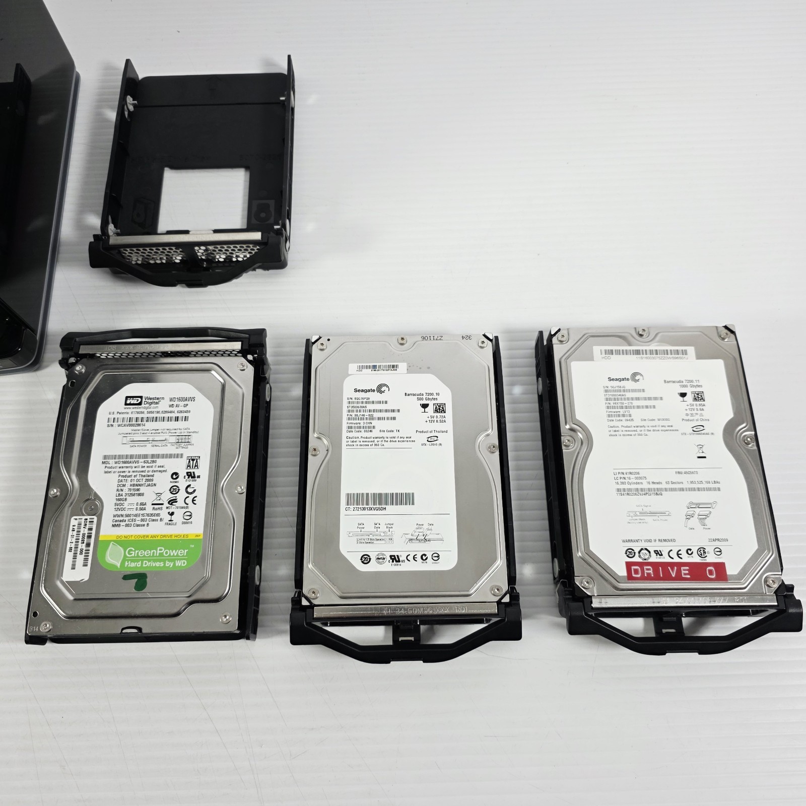 HP EX470 MediaSmart Server – Powers on Properly – Hard Drives Included
