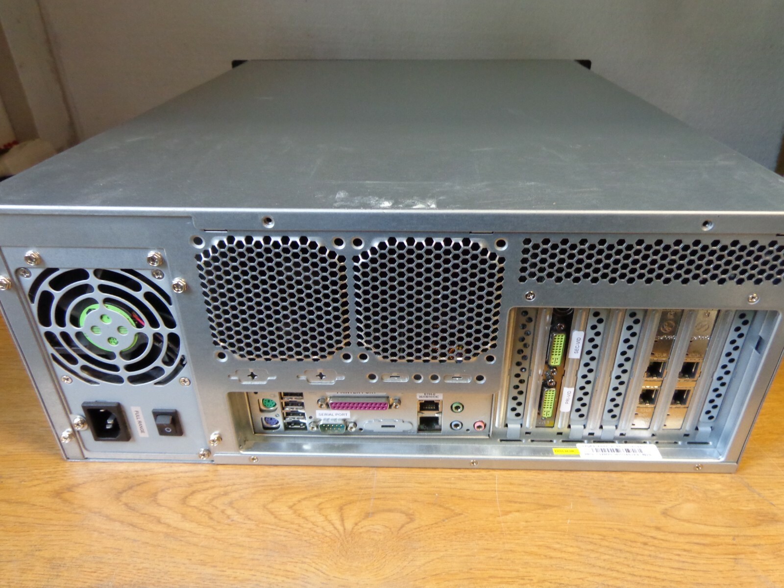 SUPERMICRO E5345 XEON CPU 2.33GHz 4Gb RAM Server PC 48-207A04800 MTI ELLL152600
