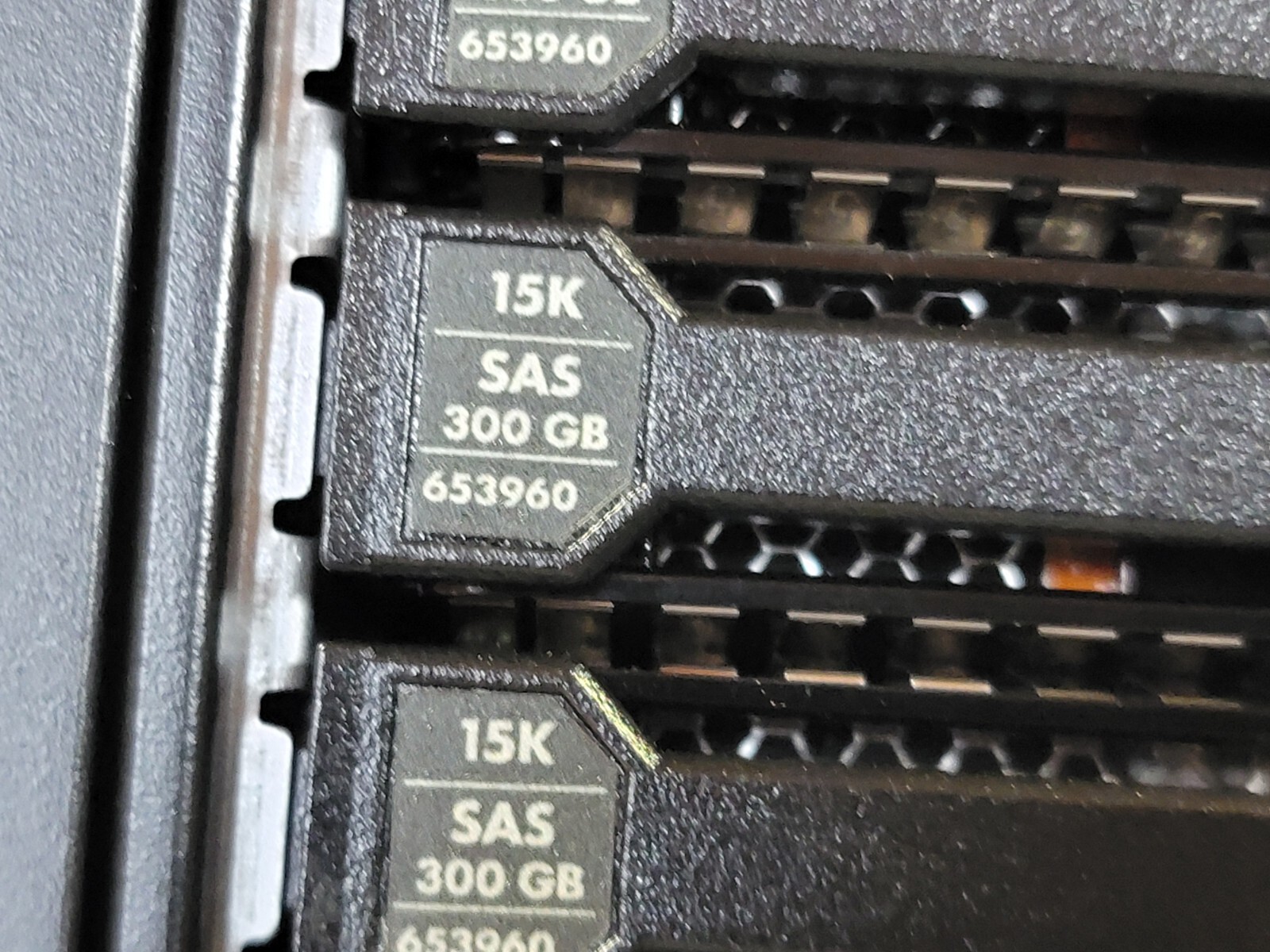 HP ProLiant DL380p Gen8 SFF CTO Server Assy 653200-B21 w/5x300GB SAS 653960 NEW