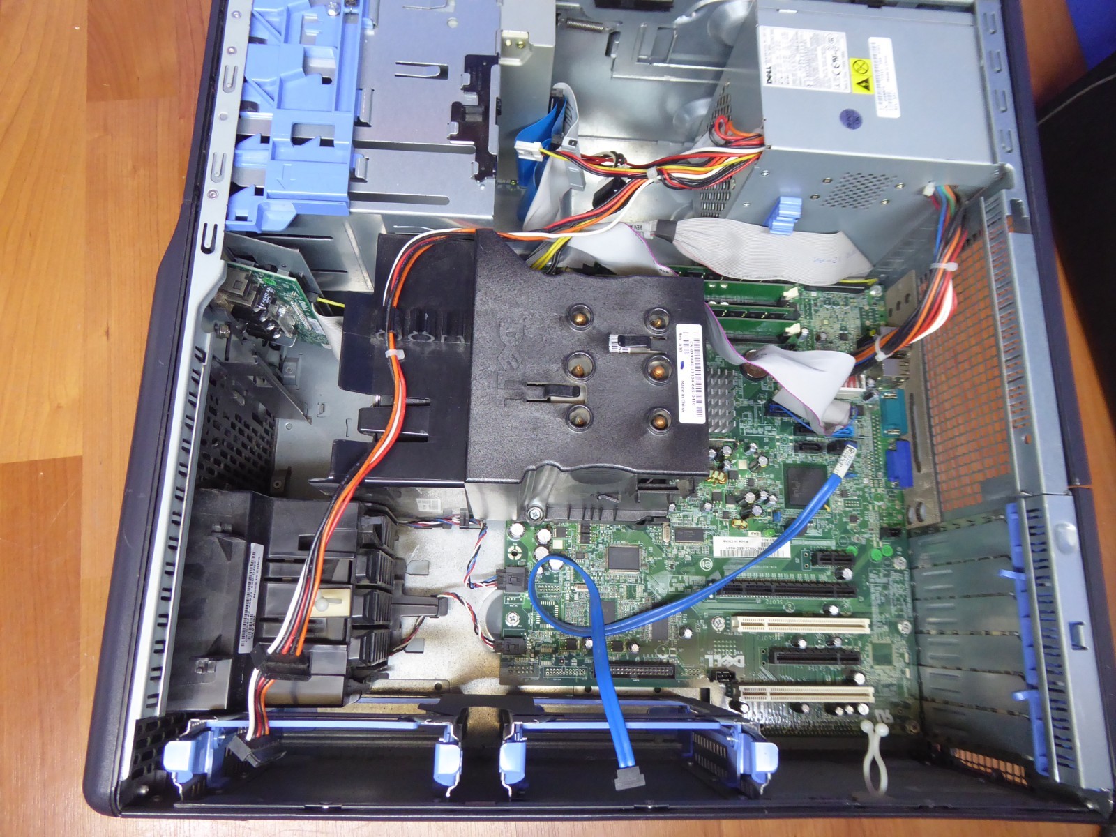 DELL POWEREDGE SC430 SERVER INTEL PENTIUM D CPU 2.8GHz 4GB DDR2 ECC NJ886 M8805