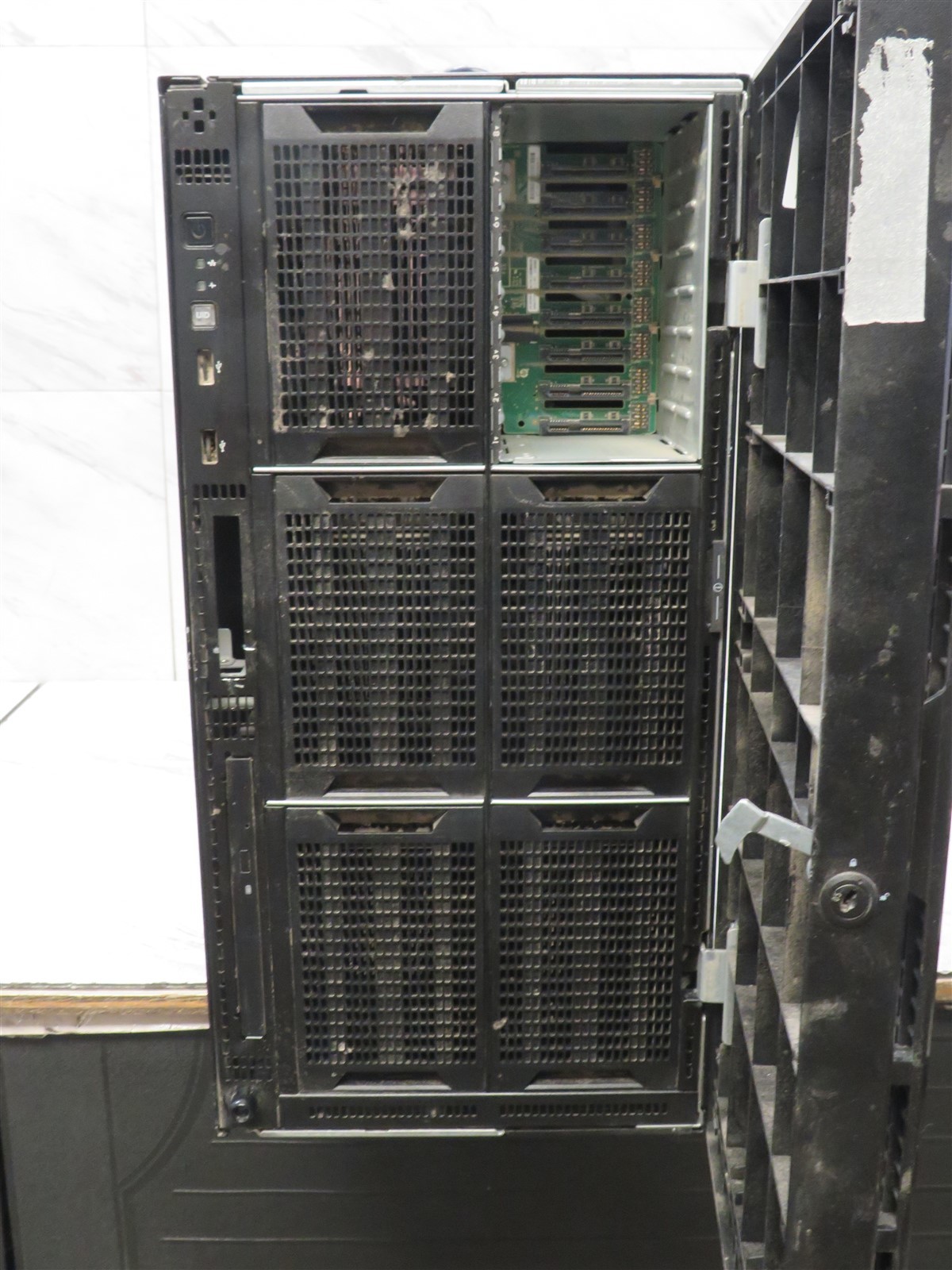 HP ProLiant ML350 Gen9 Server 2x Intel Xeon E5-2640 v3 2.40GHz 64GB RAM