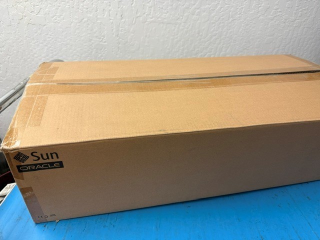 BRAND NEW Oracle Server X7-2c CHASSIS SM 2U NO CPU/MEM/DISK