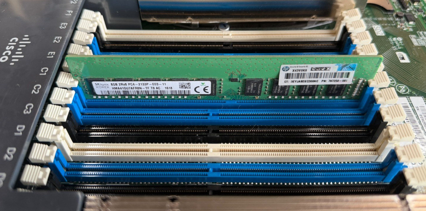 Cisco UCS C220 M4 Server |2 x Xeon E5-2609 V3 @1.9Ghz|16GB | No HDD | 2x PSU