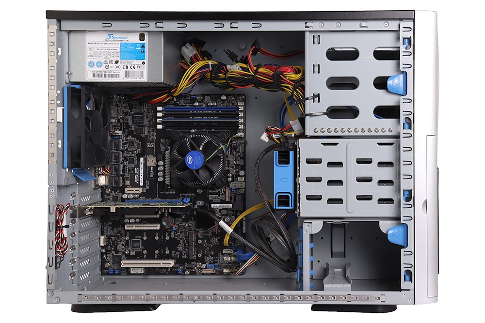 Terra Server 3030 G4 // Intel Xeon E-2236, 16GB RAM, 4x LFF, 9450-8i, P11C-E