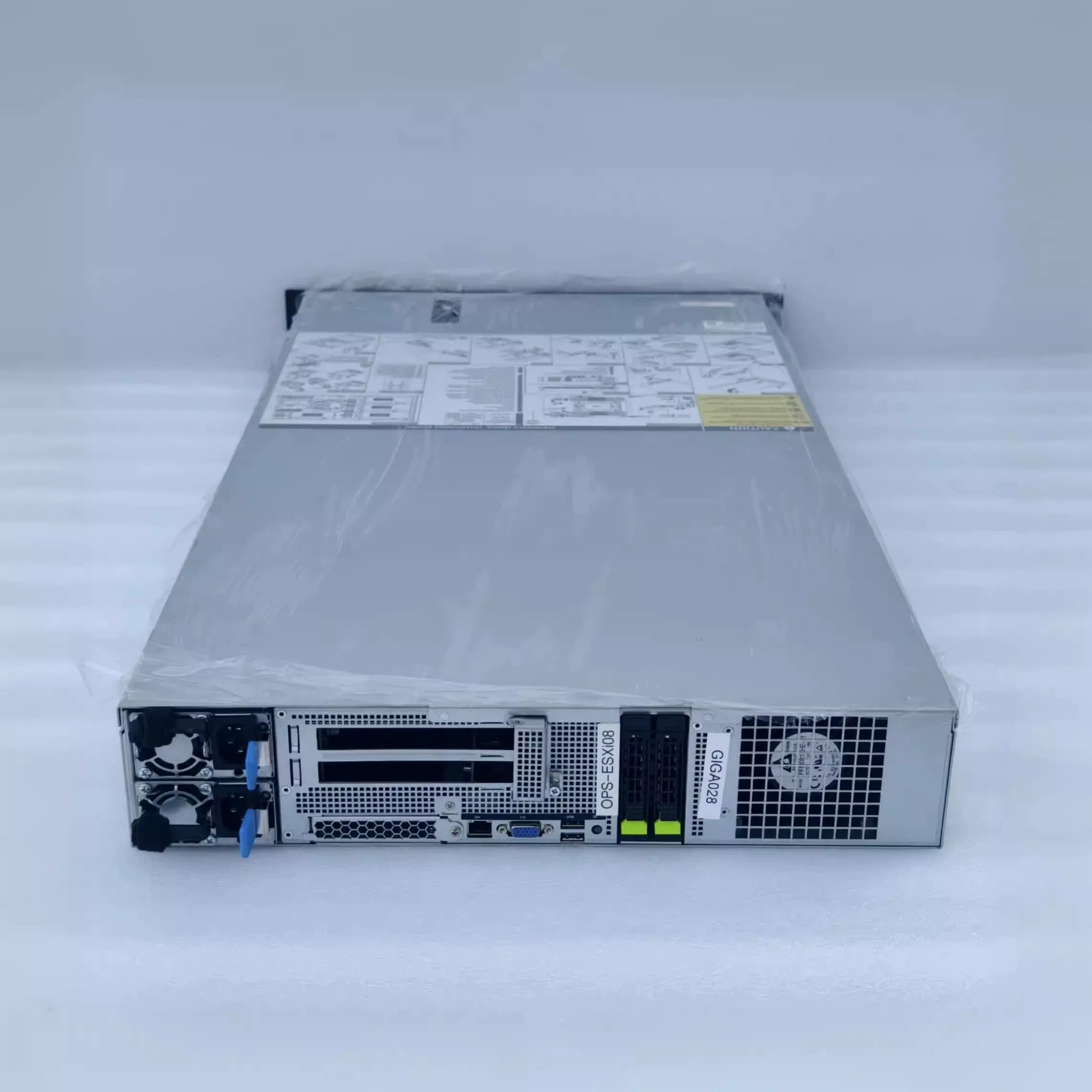 Gigabyte G242-Z11 Server 6×2.5″With 2X EPYC 7702 CPU 64Core/256G RAM/4X V100 32G