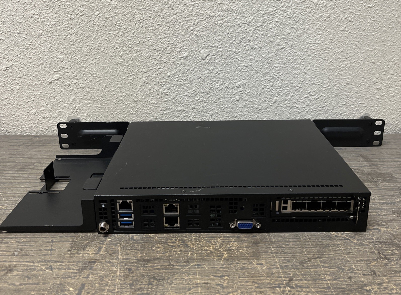 Supermicro Superserver E300-9D Xeon D-2123IT 2.20GHz Server 64GB 240GB- Grade C