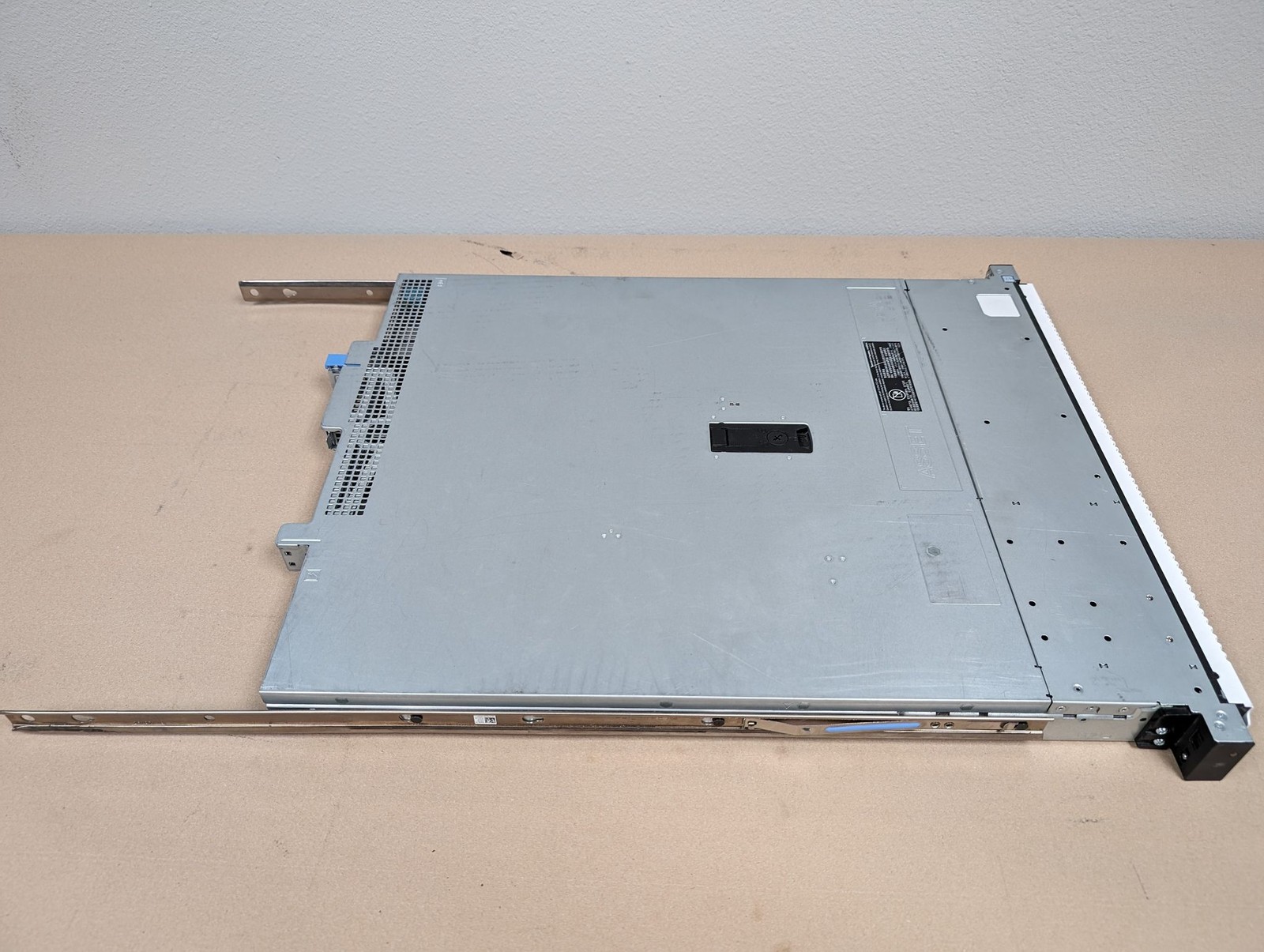 DELL OEMR XL R240 Server w/ 1x Intel Xeon E-2124 3.30 GHz PN: E57S001
