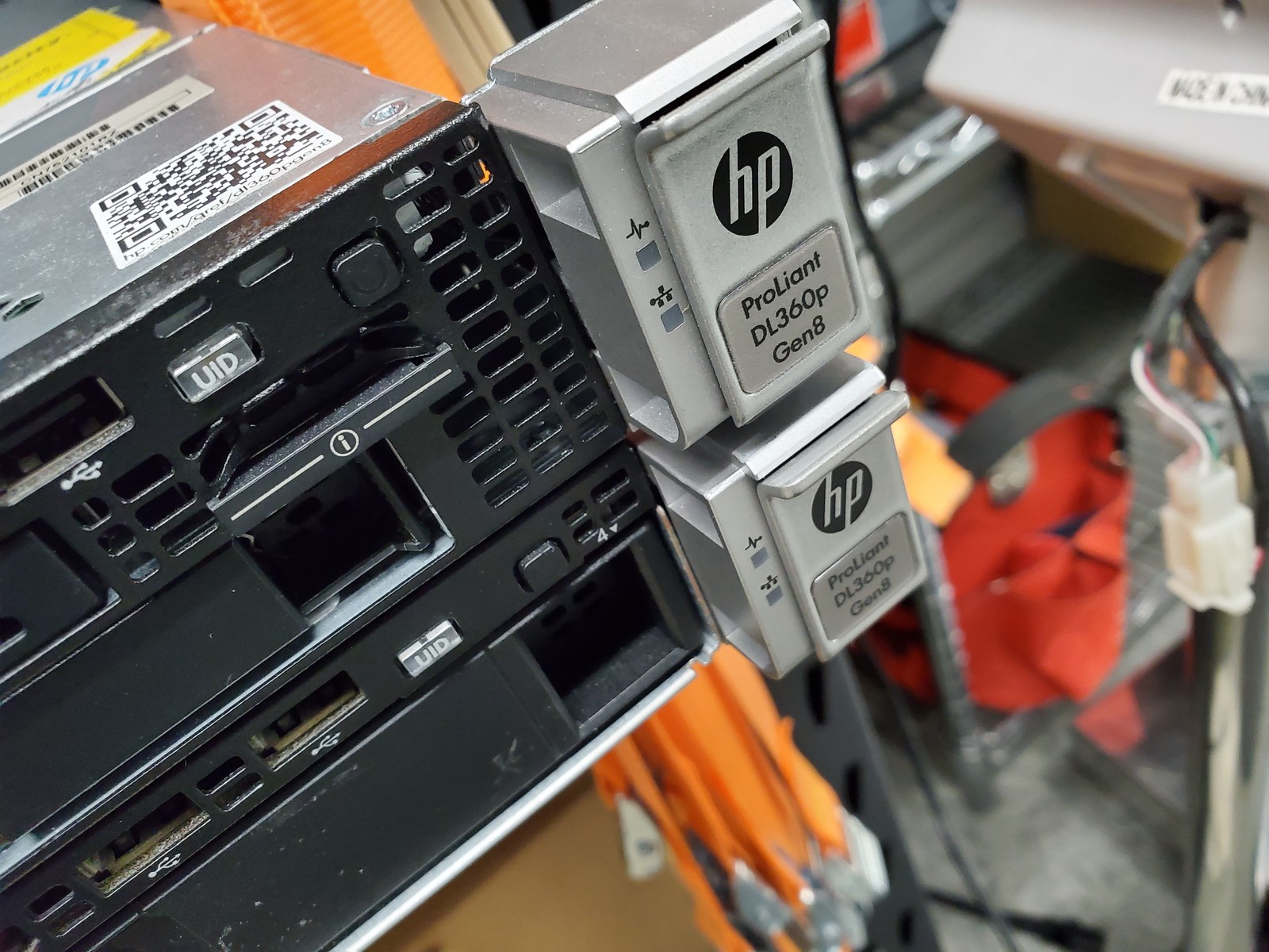 HP Proliant Server DL360 Gen8; 2P E5-2640, 128GB, 2x146GB SAS