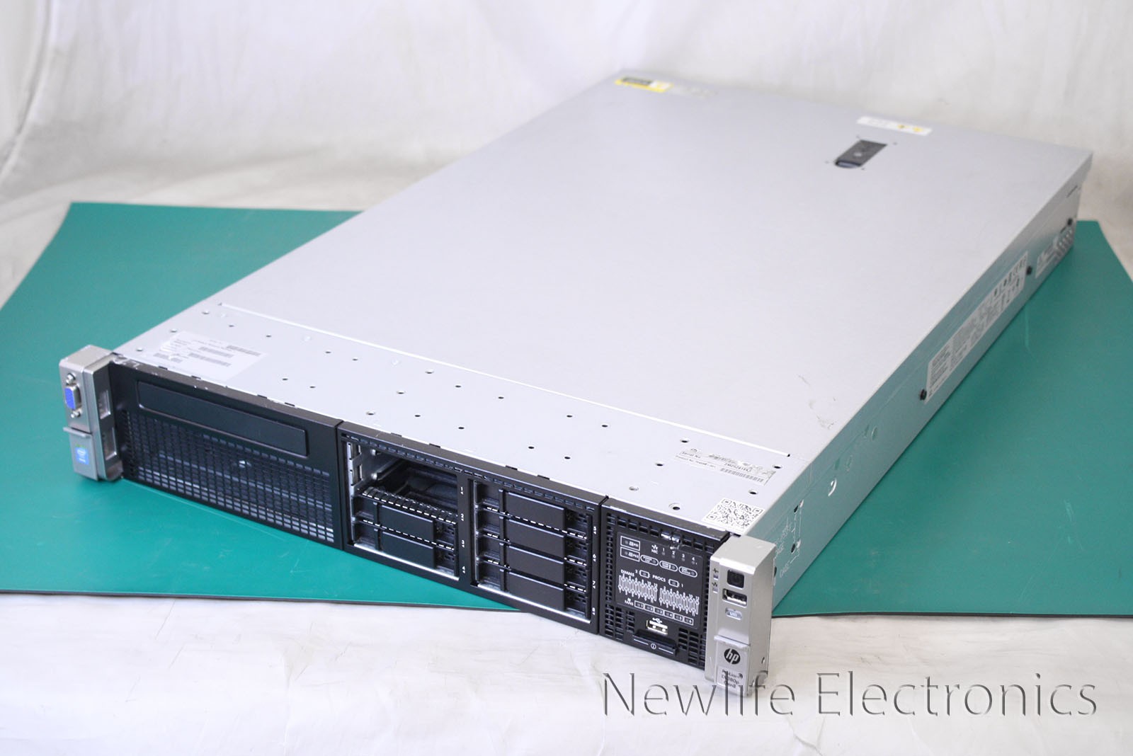 HPE 704559-001 ProLiant DL380p G8 Server (1 x 2.2GHz CPU/64MB RAM/No Drives)