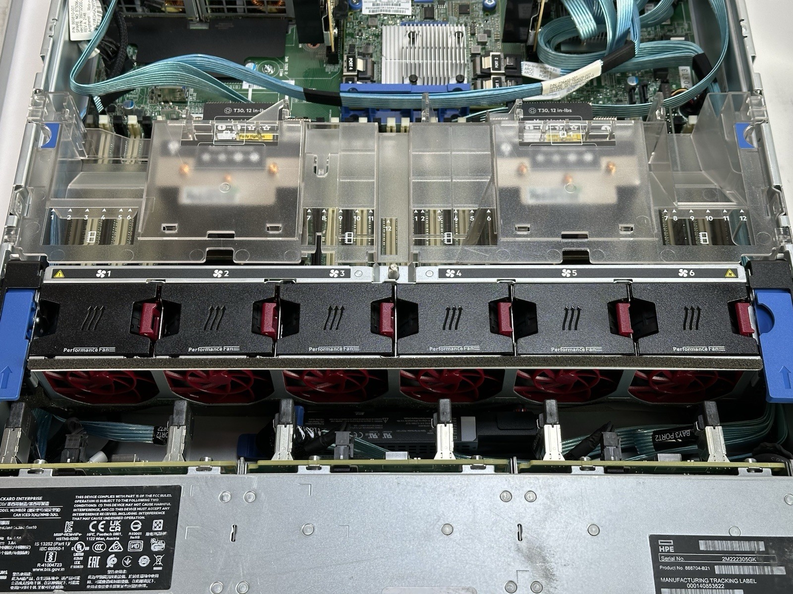 HPE DL380 Gen10 Dual Xeon 6242 DDR4 32GB 26SFF P816i-a 2x 600GB HDD 2x 800W PSU