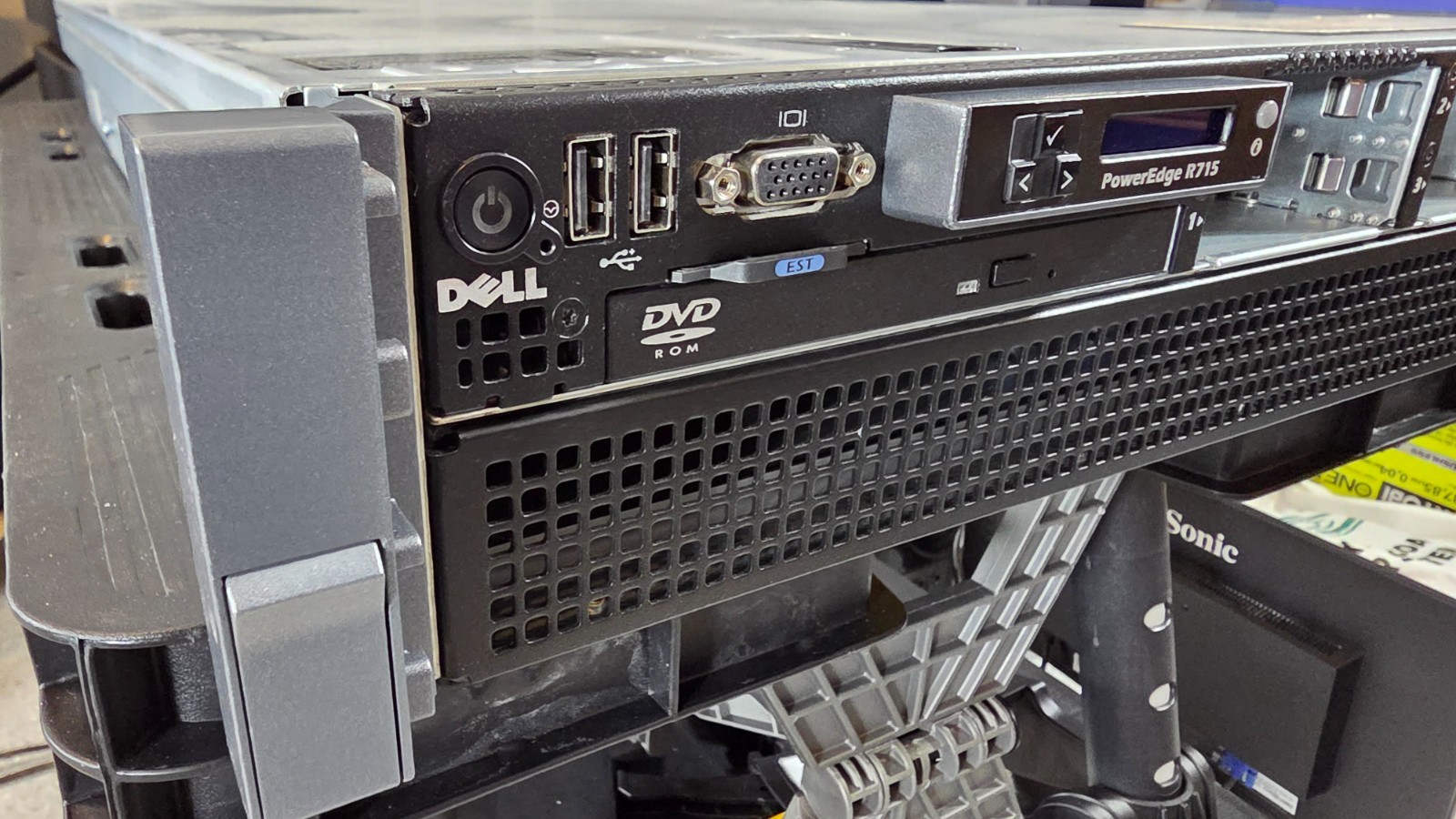 Dell PowerEdge R715, 2*AMD 6168 1.90GHz 24C, 16GB Ram, iEnterprise, No Ctrlr/HDs