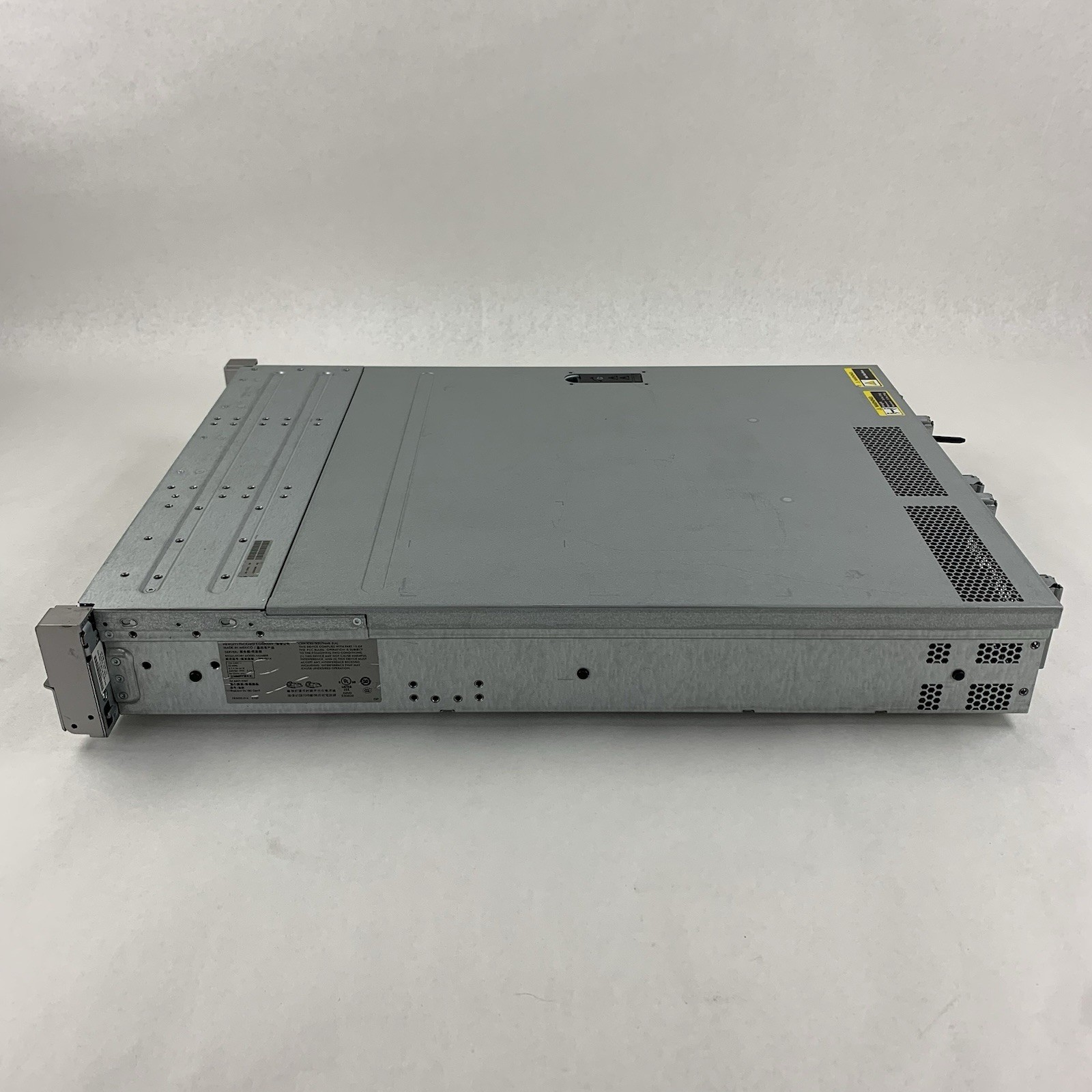 HP Proliant DL180 GEN9 2U 2.5″ Server 1x XEON E5-2609 V3 8 GB Ram No OS No HDD