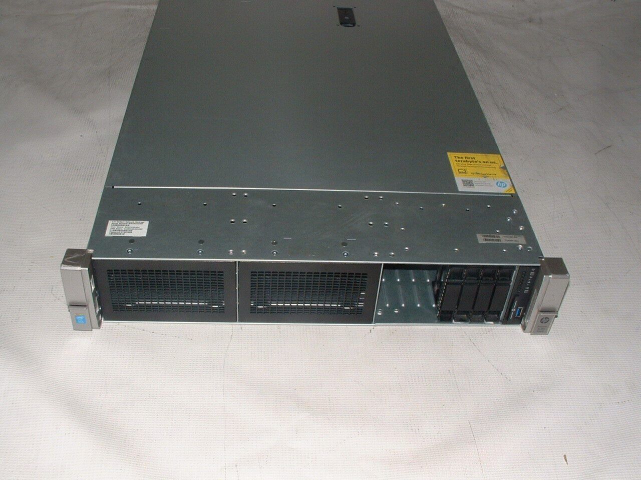 HP Proliant DL380 G9 2x E5-2650 V3 2.3Ghz 20-Cores / 128GB / P440ar / 2x 750w