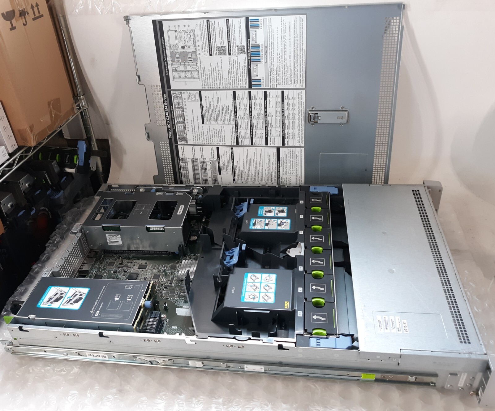 Cisco UCSC-C220-M4S Server NO RAM HDD w/ 2640V3 Proc + Caddies + 2x 1200W PSU