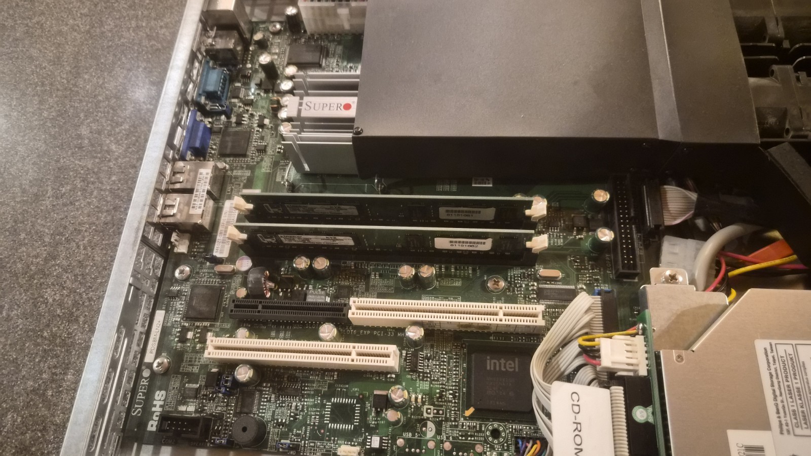Supermicro Server Xeon X3430 2.40GHz 4GB IDE And SATA Onboard