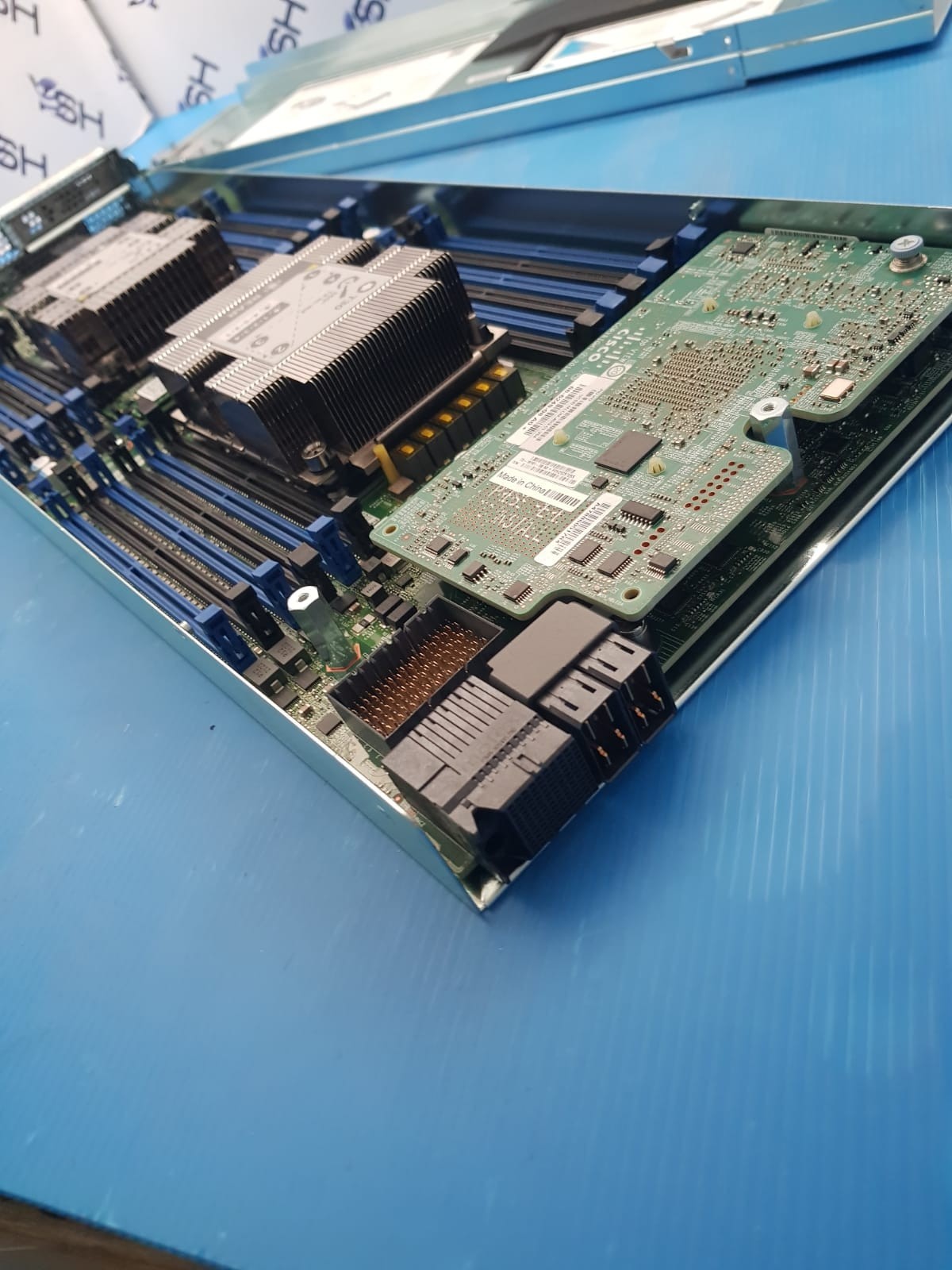 CISCO UCS B200 M5 BLADE MODULE + 2x GOLD 6230R CPUs and 240GB M.2 drive , NO RAM