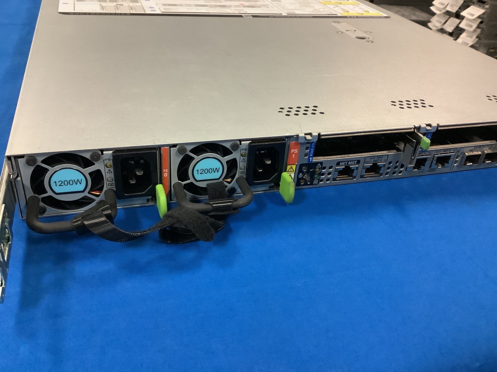 Sun Oracle Server X7-2 , 8 bay Barebones. w/1200W PSU No CPU Memory Hard Drive.