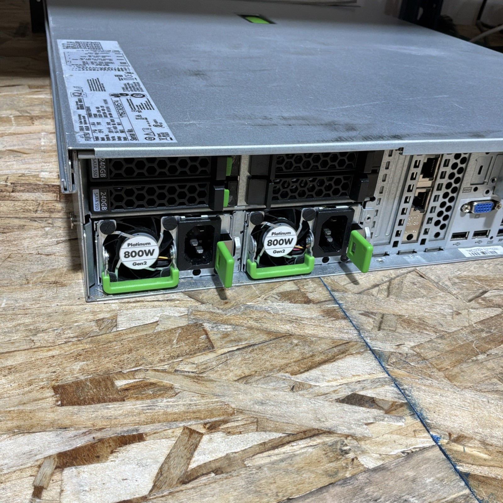 Fujitsu Primergy RX2540 M2 Xeon E5-2620 V4 2.10GHz 2x 240gb Server 96GB Ram C308