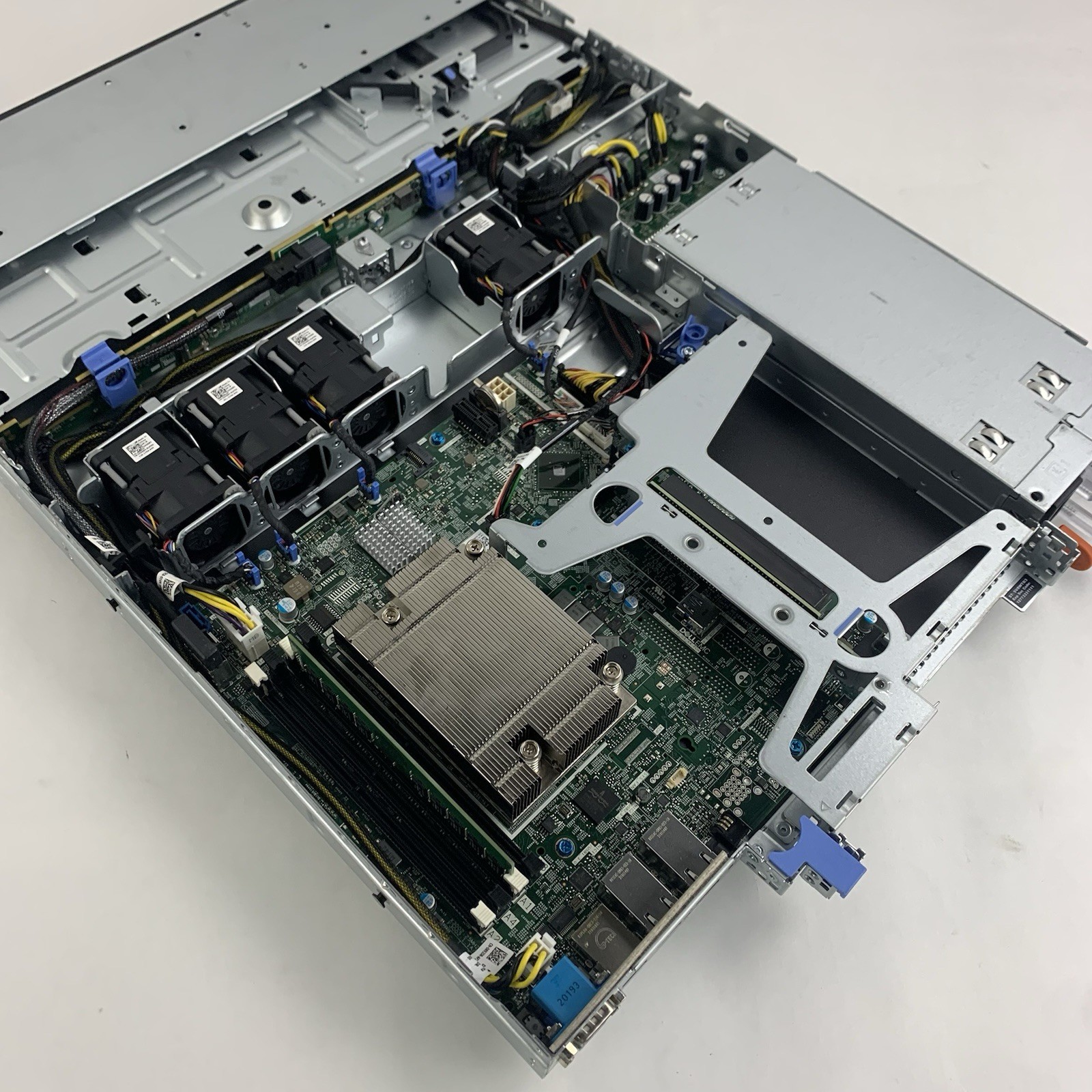 Dell PowerEdge R340 1U Server 1x Xeon E-2144G 3.6 GHz 16 GB No OS No HDD