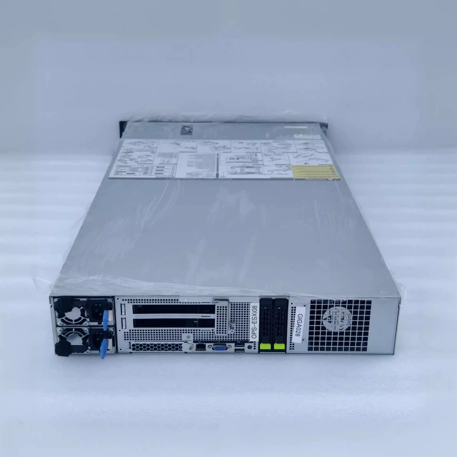 Gigabyte G242-Z11 Server 6×2.5″/2X EPYC 7702 CPU 64Core/256G RAM/4X V100 32G