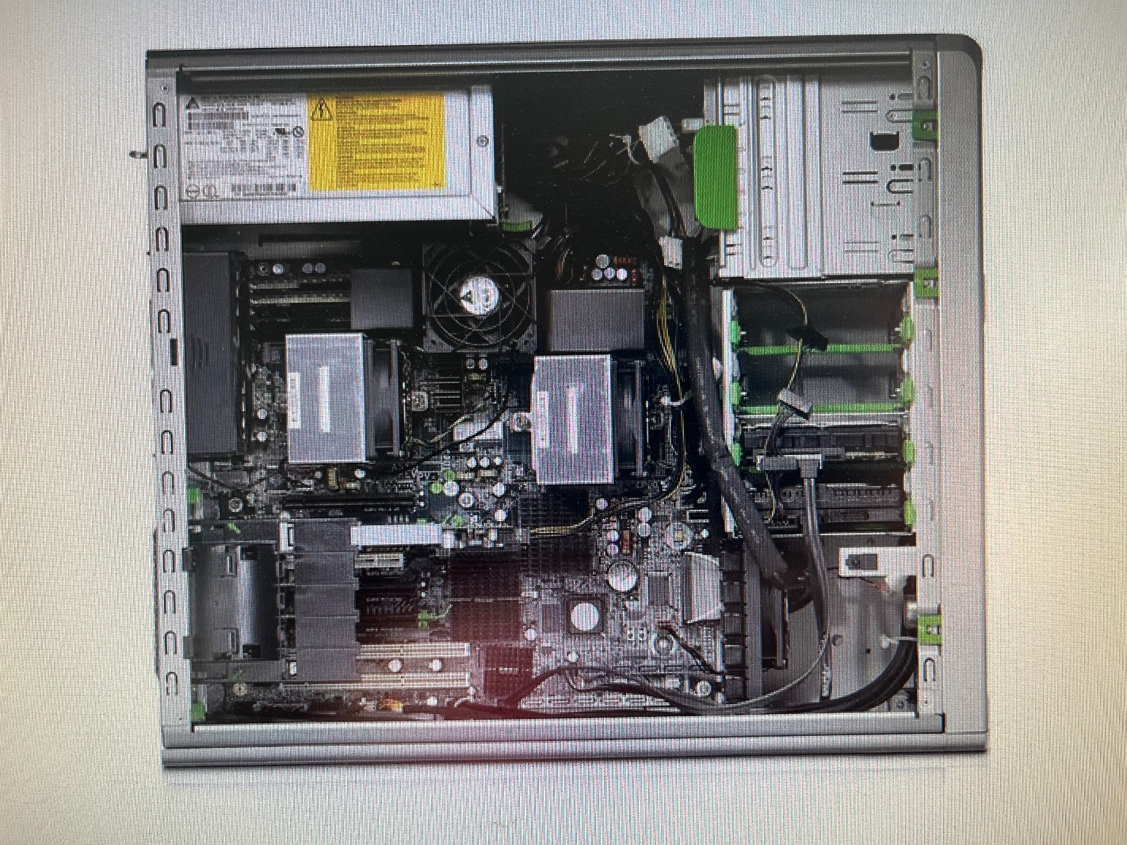 HP XW9400 2xDual Core Amd Opteron 2.4GHz2GB.DVDRW,AMD RADEON 500GB hdd