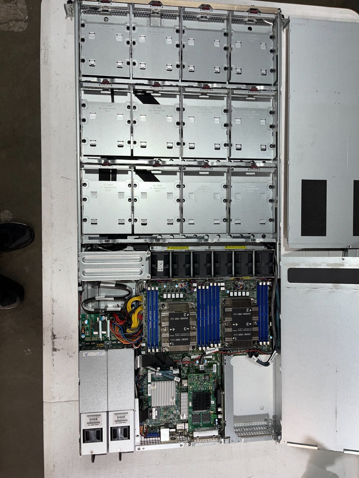 SUPERMICRO SSG-6019P-ACR12L 802TS-6 (2x) XEON SILVER 4100 – NO RAM HDD SSD RACKS