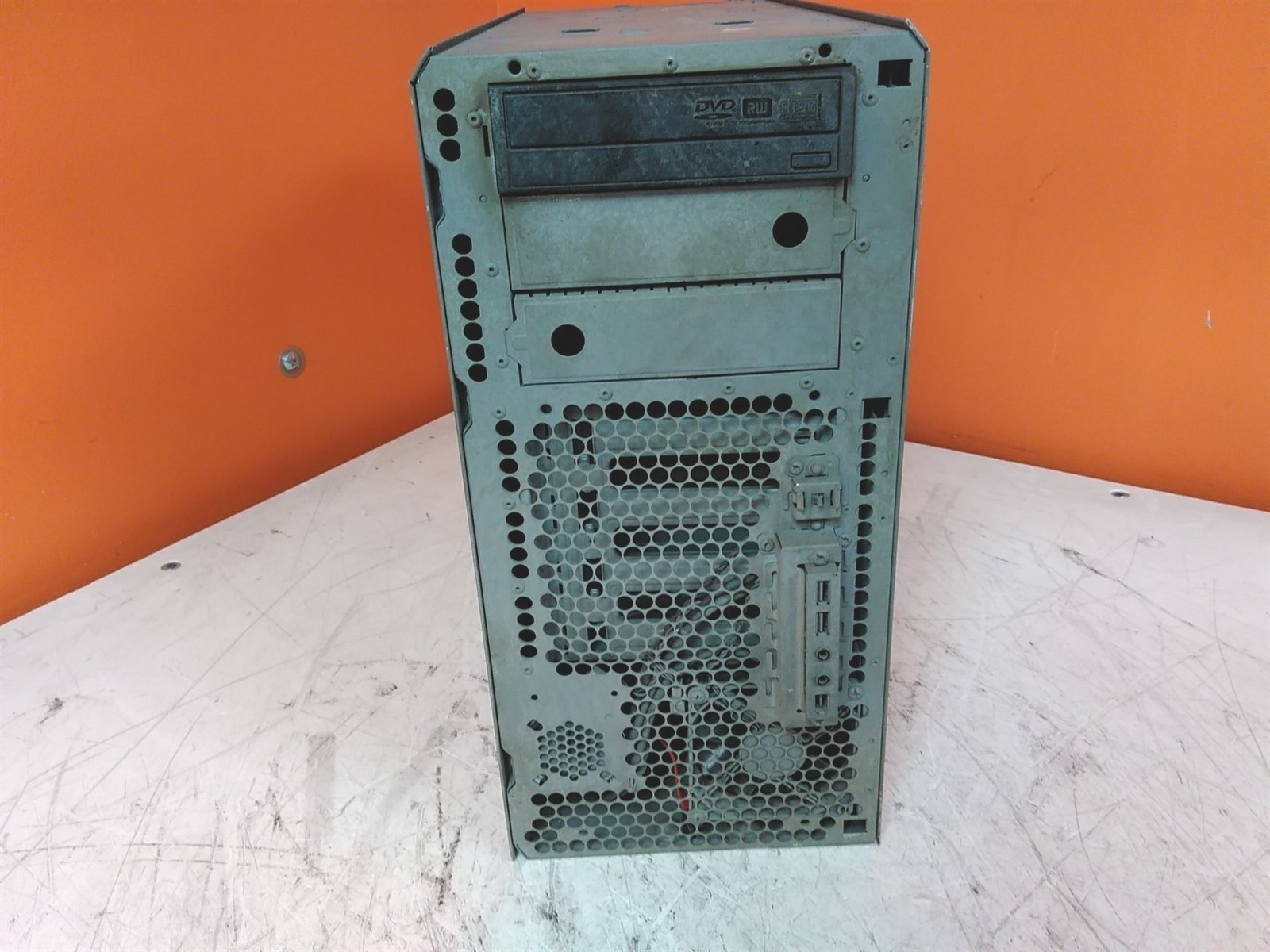 Missing Plastic HP XW8600 Workstation 2x Intel Xeon X5482 3.2GHz 10GB 0HD