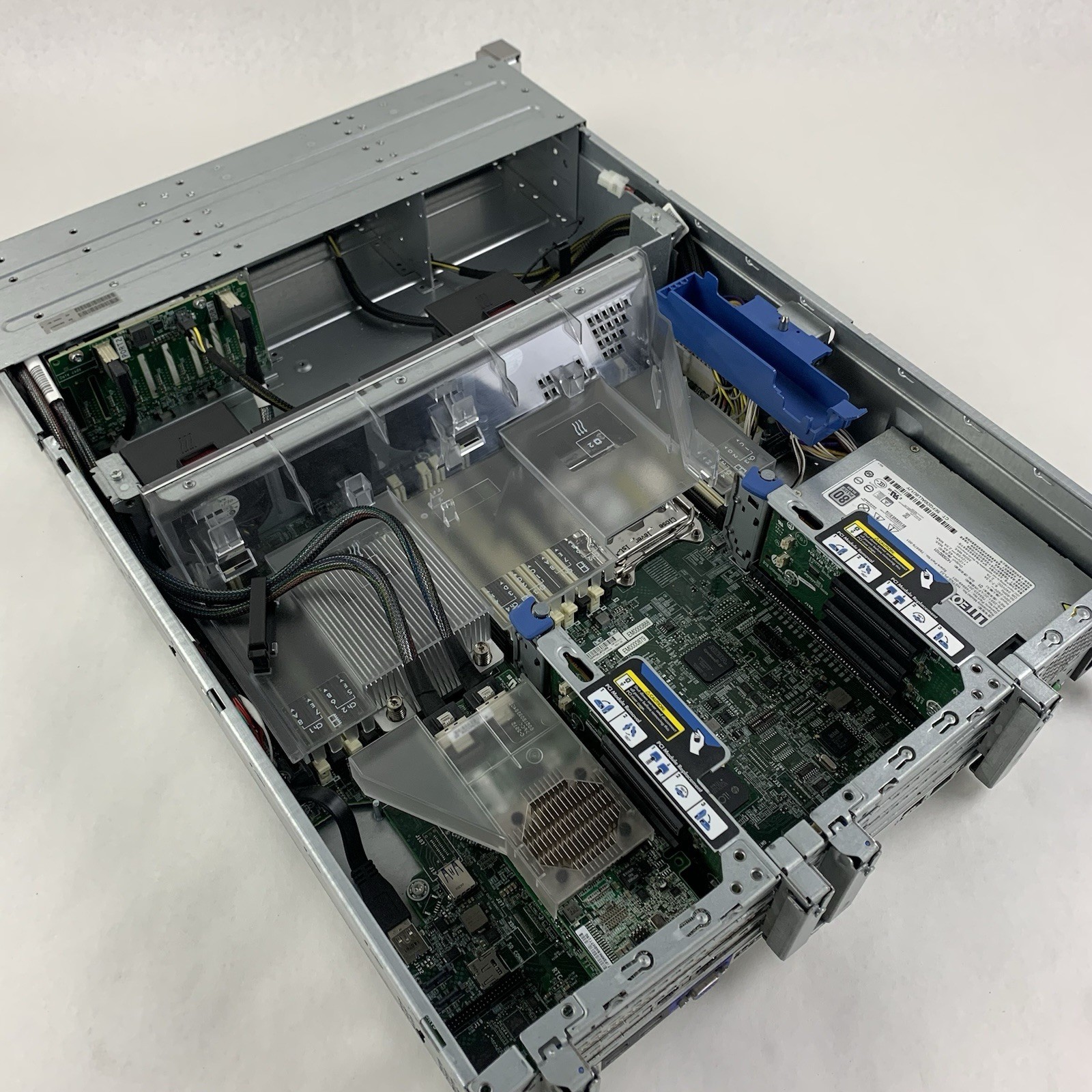 HP Proliant DL180 GEN9 2U 2.5″ Server 1x XEON E5-2609 V3 8 GB Ram No OS No HDD