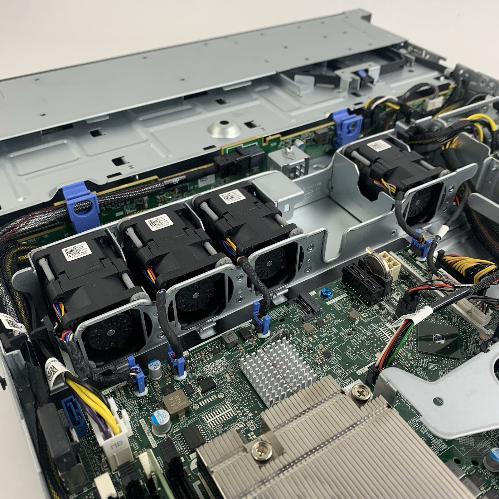 Dell PowerEdge R340 1U Server 1x Xeon E-2144G 3.6 GHz 16 GB No OS No HDD