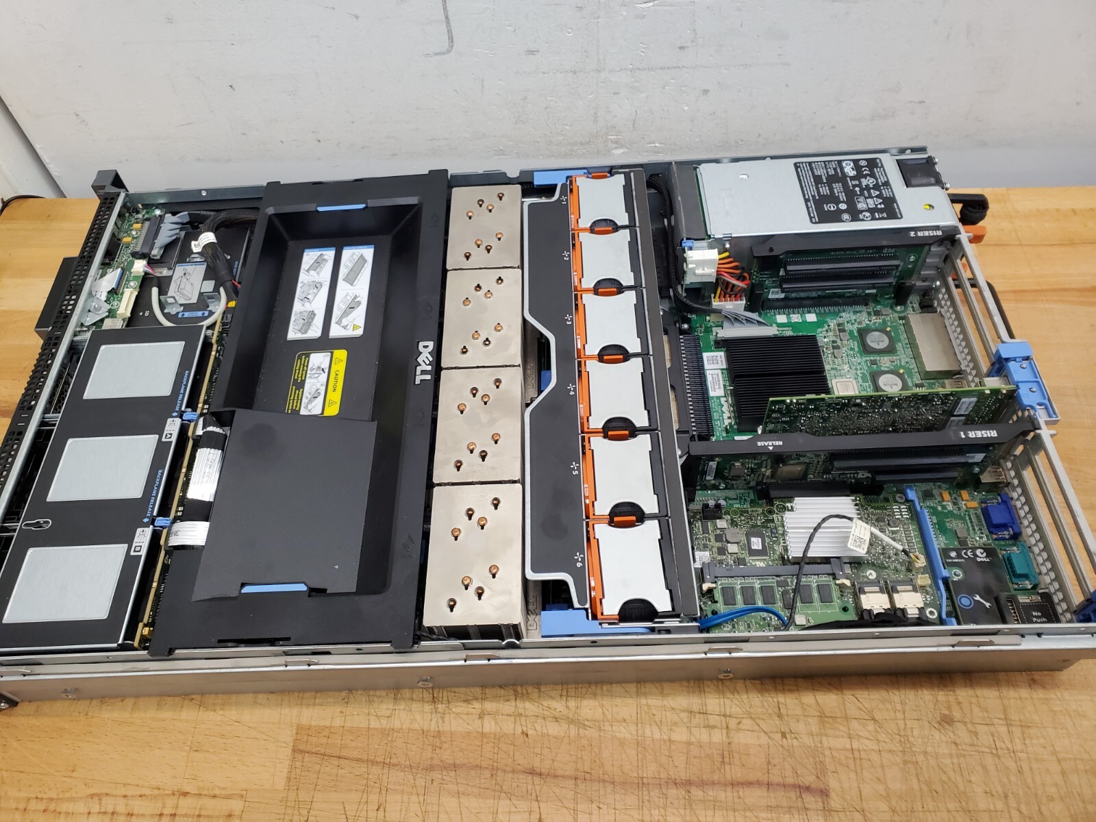Dell PowerEdge R810 E05S Server 4x Xeon E7-4830, 64GB RAM, 500GB SSD, Win10Pro