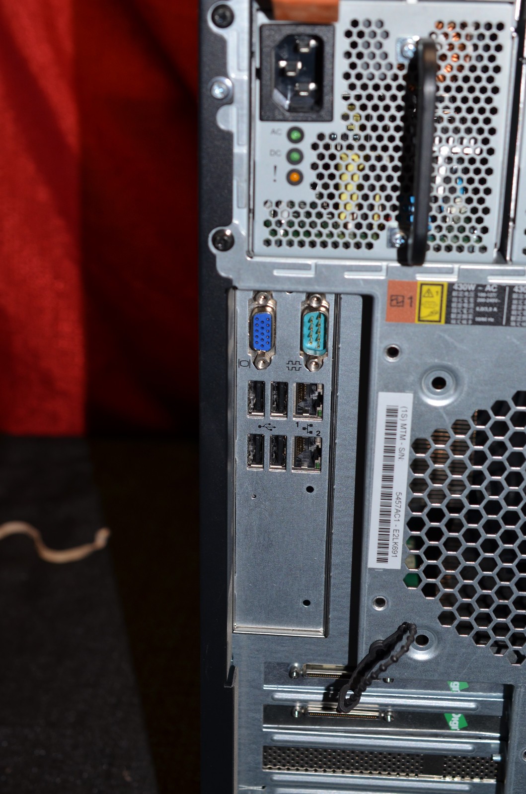 IBM System x3100 M5 tower server working
