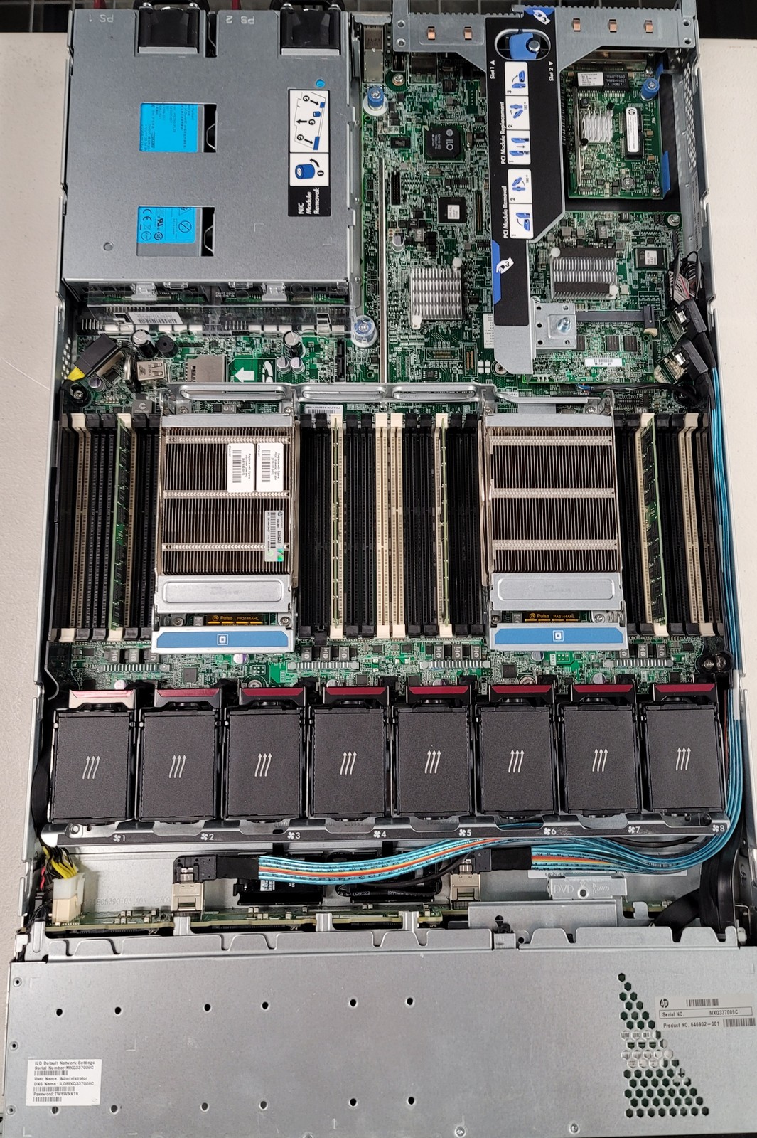 HP Proliant Server DL360 Gen8; 2P E5-2640, 128GB, 2x146GB SAS