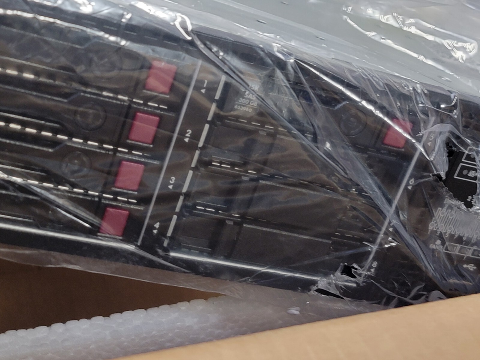 HP ProLiant DL380p Gen8 SFF CTO Server Assy 653200-B21 w/5x300GB SAS 653960 NEW