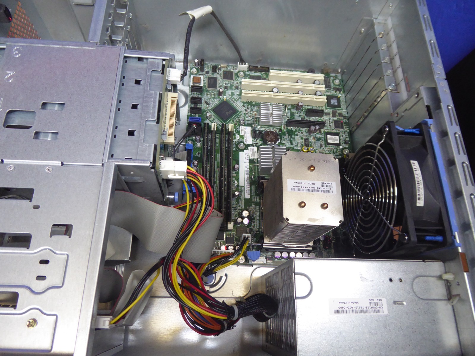 DELL POWEREDGE 840 TOWER SERVER PENTIUM D 2.8GHz 4GB XM091 WH113