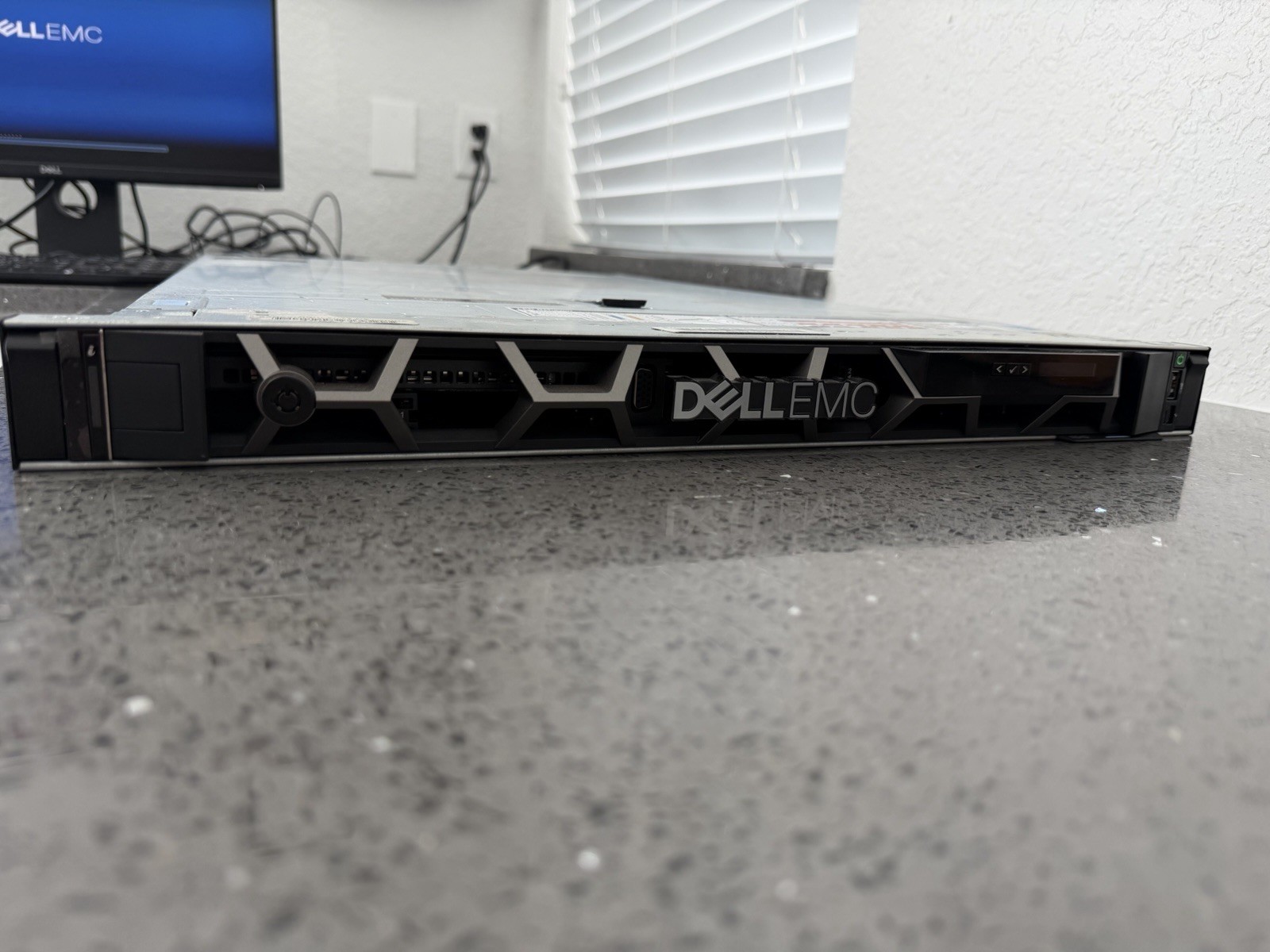 Dell EMC PowerEdge R640 1U Rack Server Dual Xeon Gold 6128 64GB RAM H740P RAID