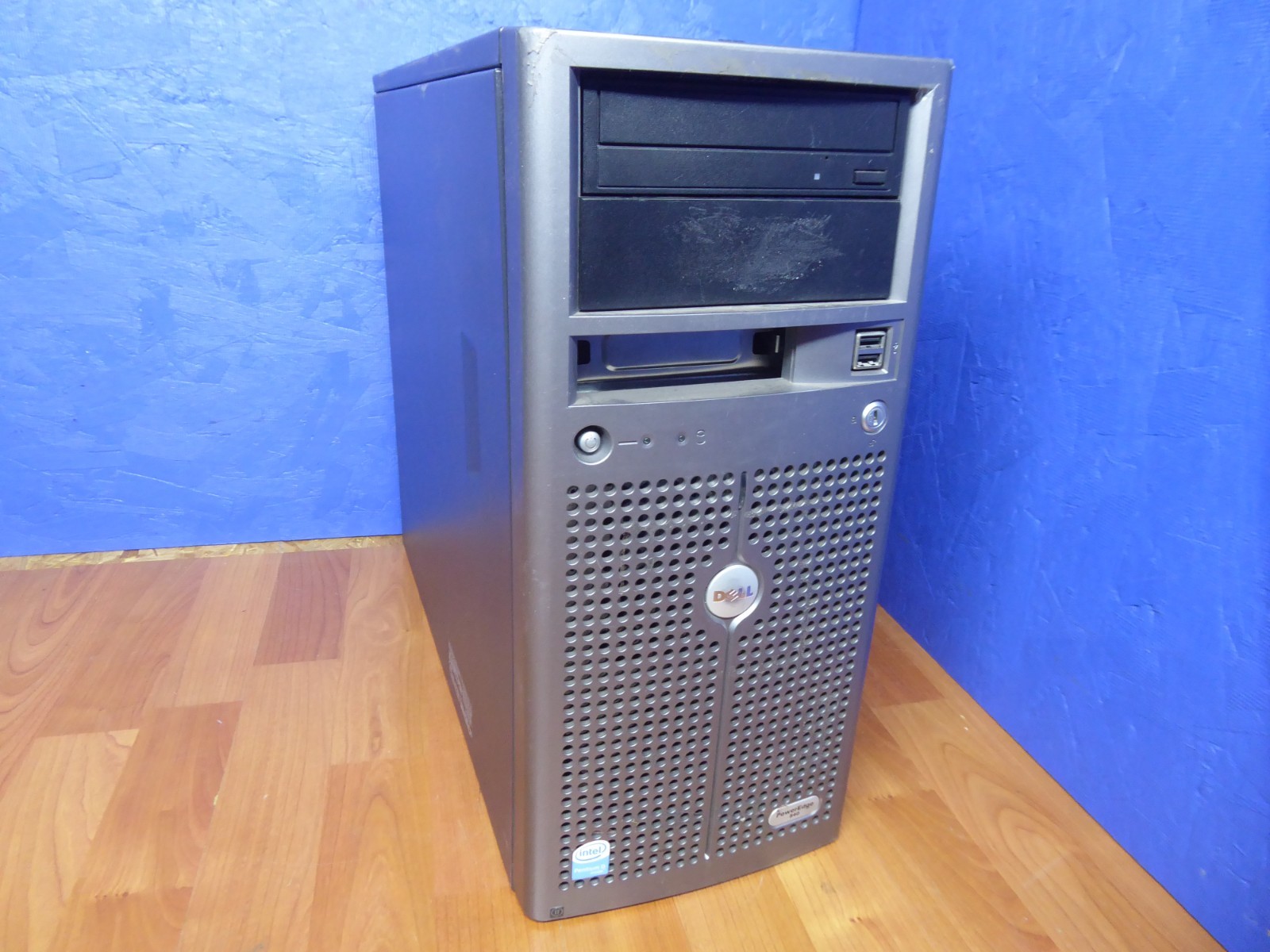 DELL POWEREDGE 830 TOWER SERVER PENTIUM D 3.0GHz 4GB HJ159 GD278