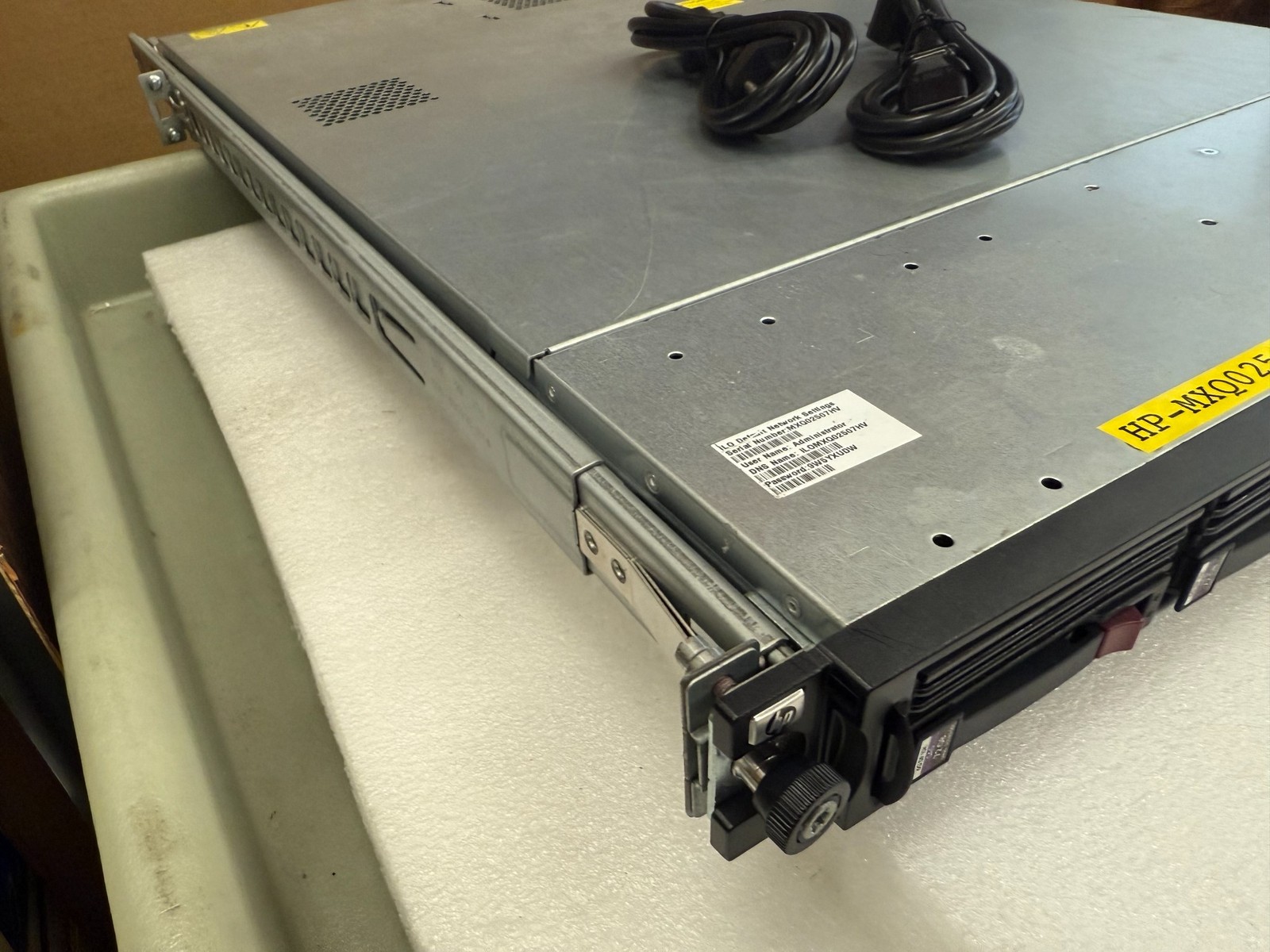 HP ProLiant DL360 G7 2x Xeon X5650 2.66GHz 60GB RAM 4x 72GB HDD w/ Rails