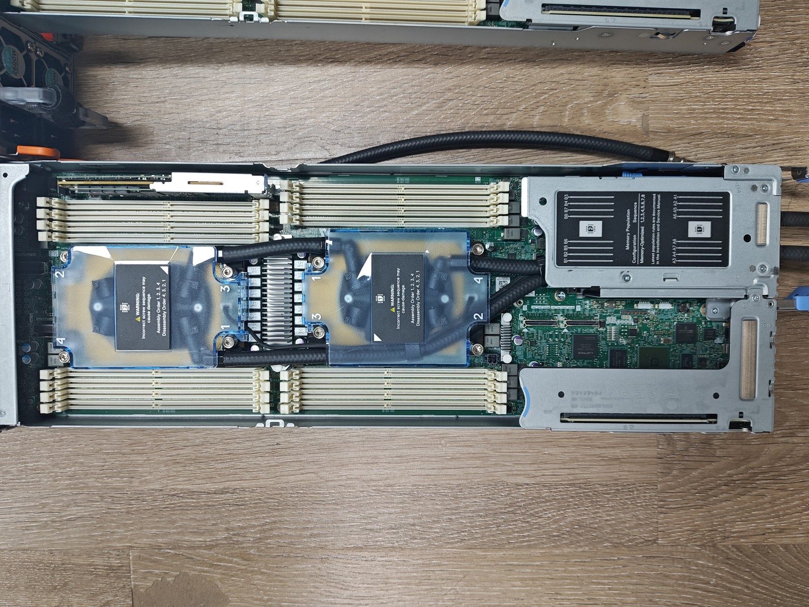 Dell EMC PowerEdge C6525 4X Node Server With 2x2600W PSU，Liquid-Cooled Version