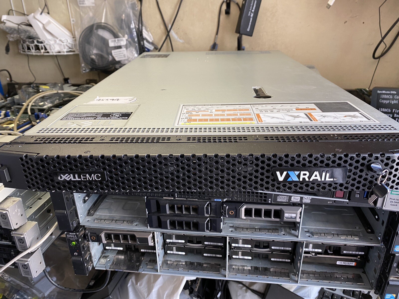 DELL EMC VxRail E460 (R630) 2 X E5-2620 V4 16 CORE 64GB PC4 2x800gb Ssd SERVER