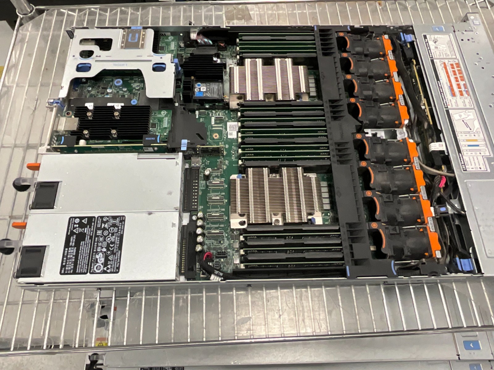 DELL PowerEdge R640 server SILVER 4110 X2 224 gb DDR4 no drives GWYT2W2