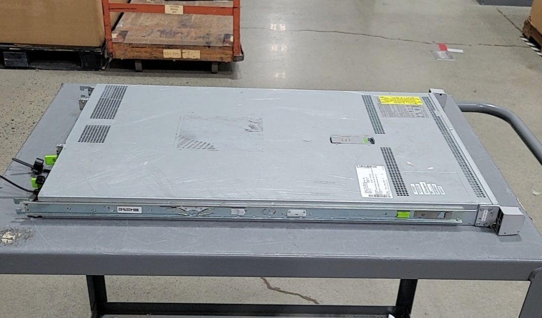 CISCO UCS C220 M4 CTI-CMS-1000-K9 V02 2.5×10 Server BAREBONES SEE NOTES