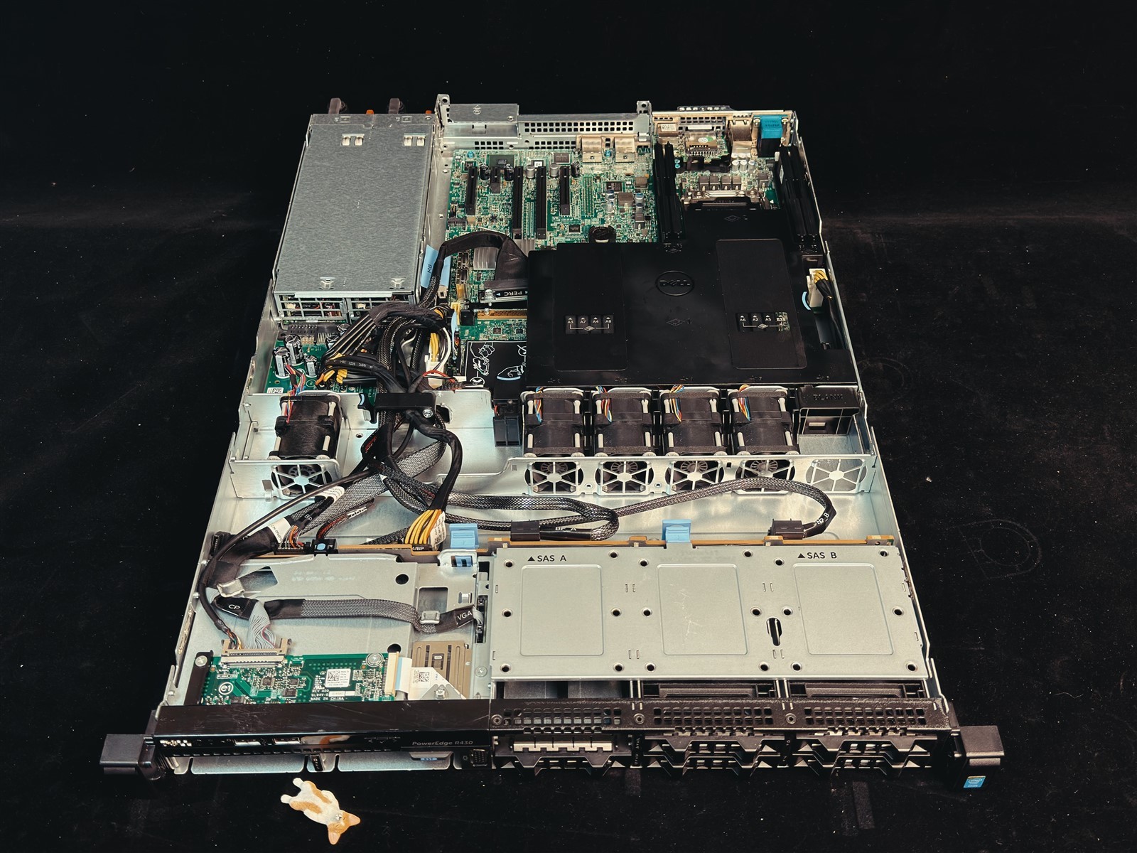 DELL POWEREDGE R430 8SFF 2x XEON 8 CORE E5-2620V4 2.1GHz 16GB RAM H730 NO HDD