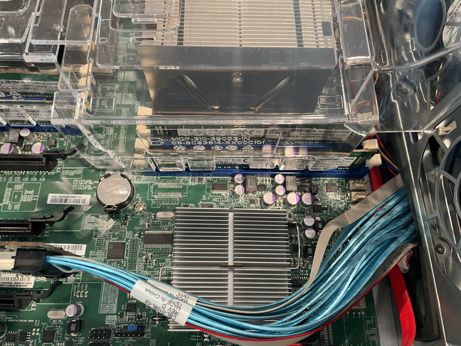 SuperMicro CSE 846 4U CPU E5-2667*2 RAM32G 2xPWS(1200W) RAID LSI 9750-8i
