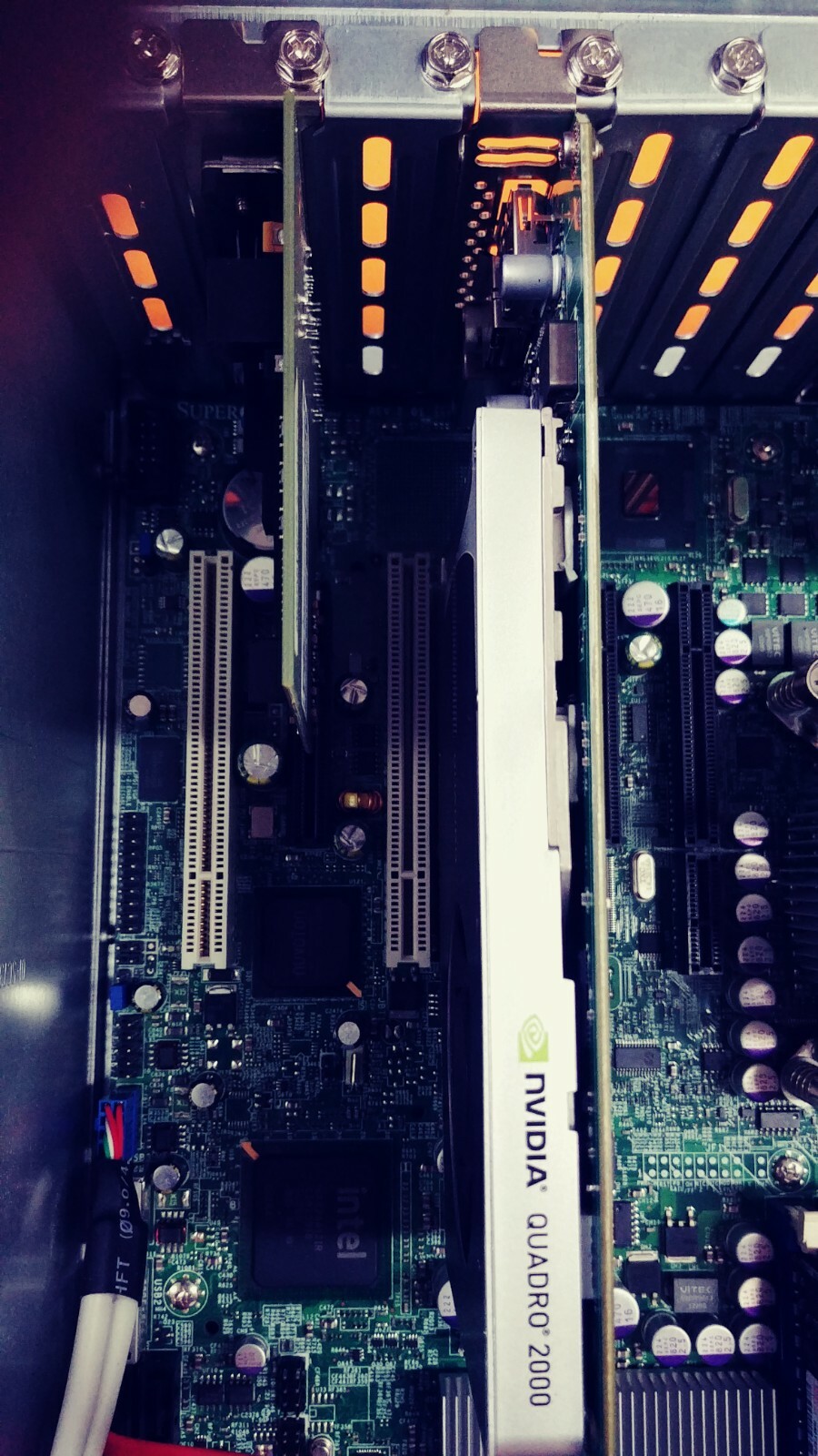 Supermicro X8DT3-LN4F Machine – Powers to Bios – No HDs (*)