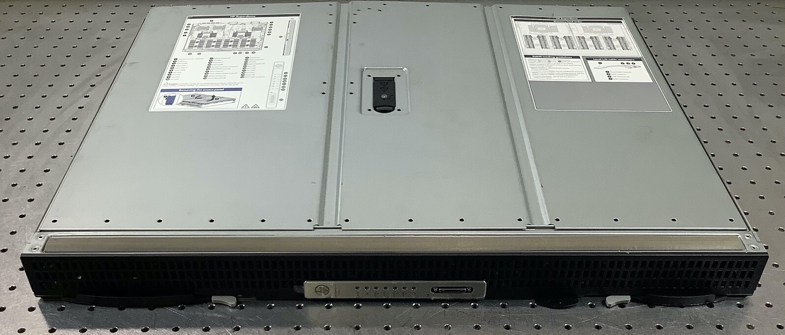 HP Superdome CB900s i4 Blade Chassis AH342-2006C Intel 9560 SR0T1 256GB