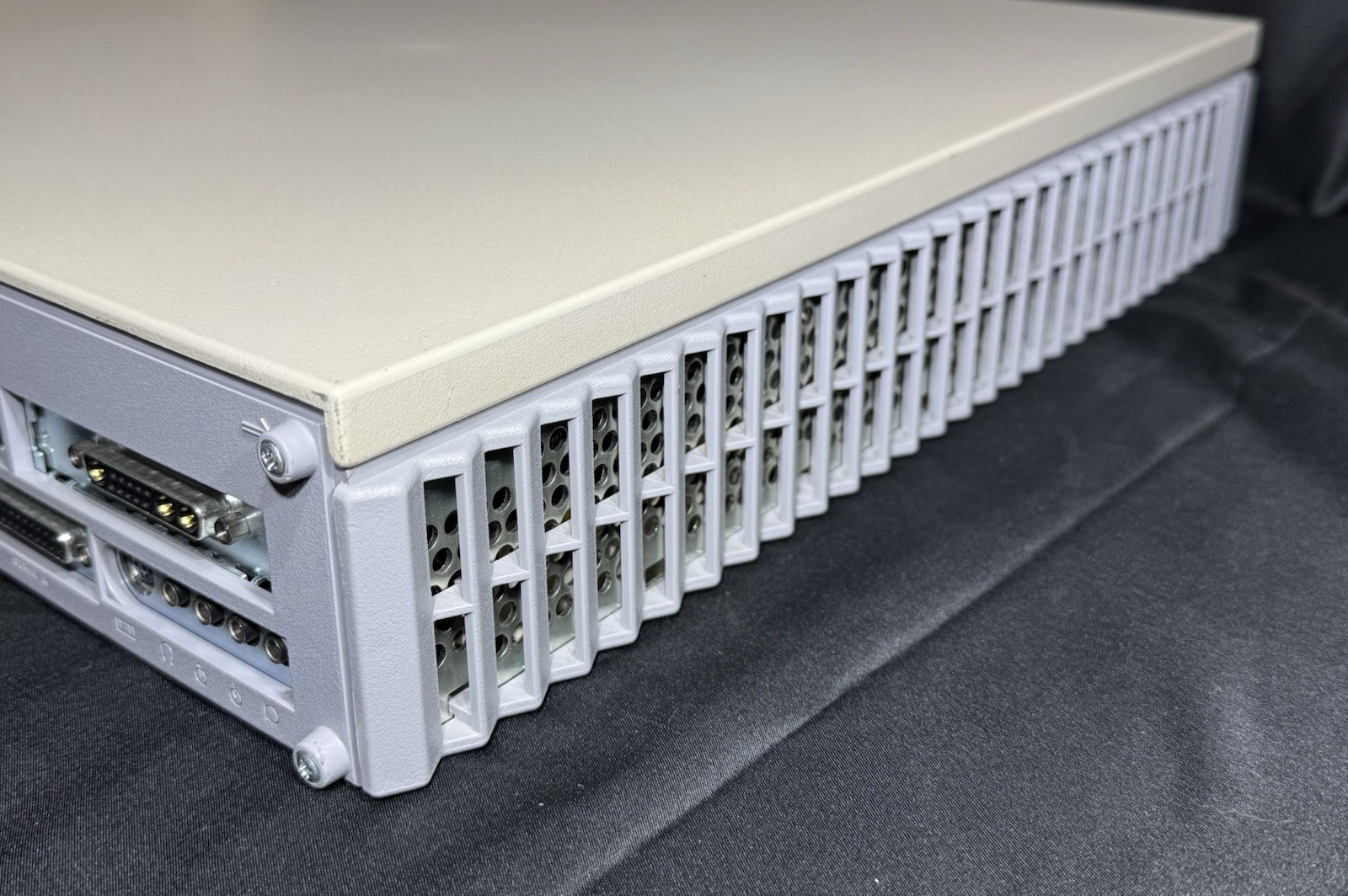 SPARCstation 5 – 170MHz Workstation, 128MB RAM (4x 32MB DIMMs) 2.1GB HDD, TGX