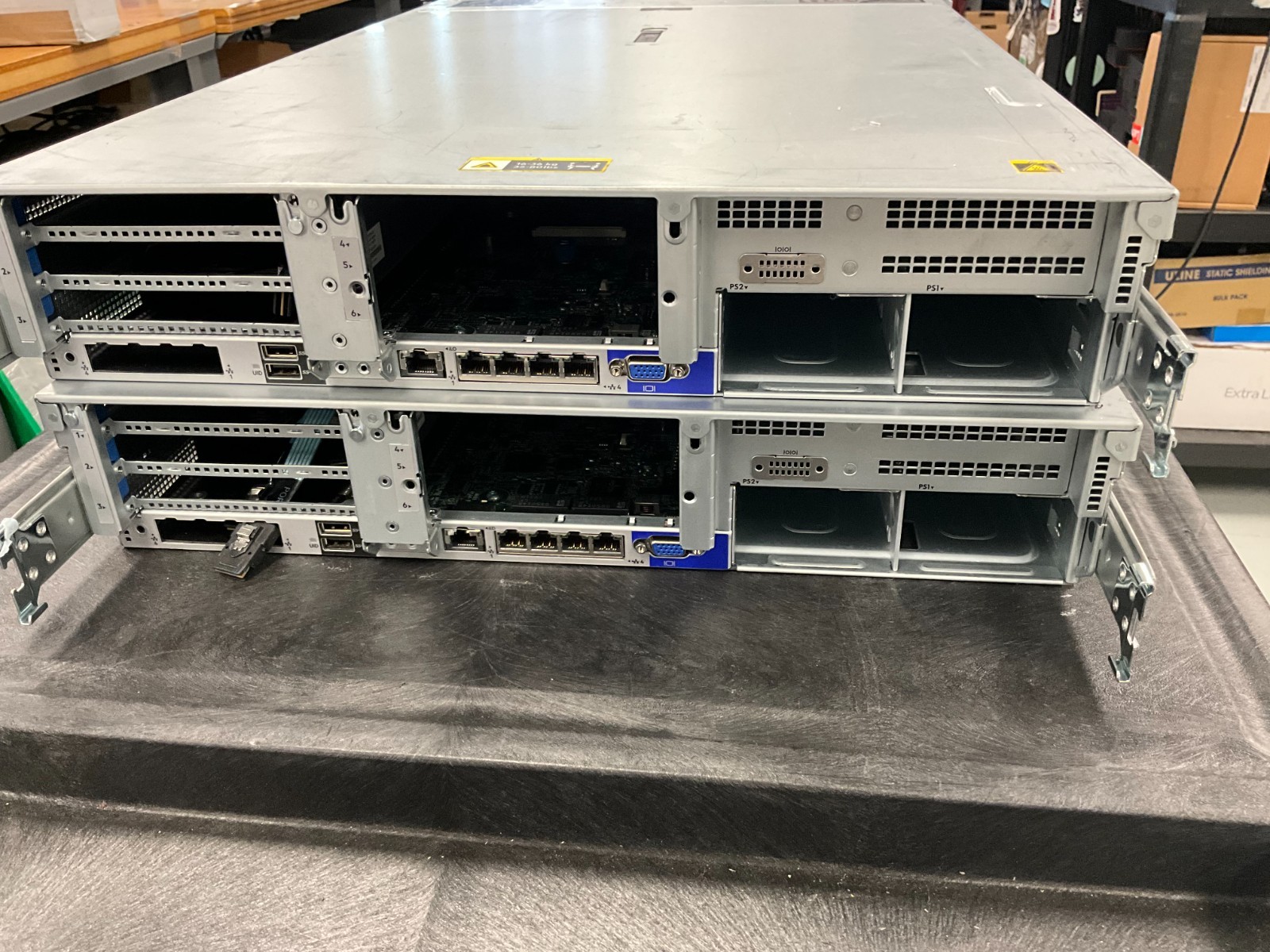 PAIR OF 868704-B21 HPE DL380 Gen10 24-SFF CTO *NO PARTS
